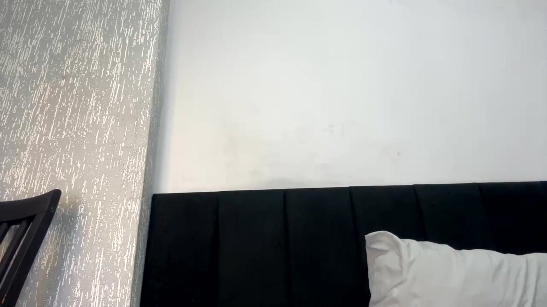 Gallery image thumbnail from cateyes1's myfreecams stream on, 03/10/2024, 24:24 image 2 of 20