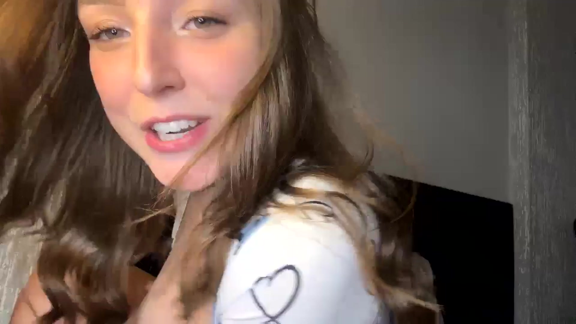 Gallery image thumbnail from cateyes1's myfreecams stream on, 05/14/2024, 23:39 image 4 of 20