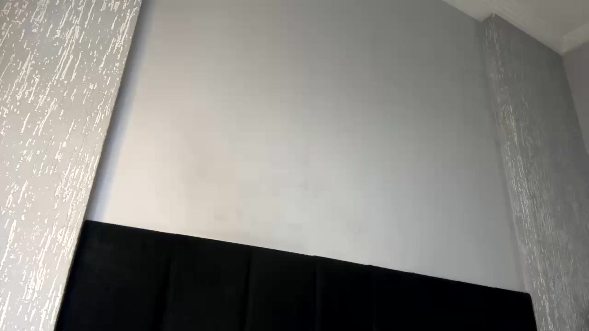 Gallery image thumbnail from cateyes1's myfreecams stream on, 05/15/2024, 23:20 image 17 of 20