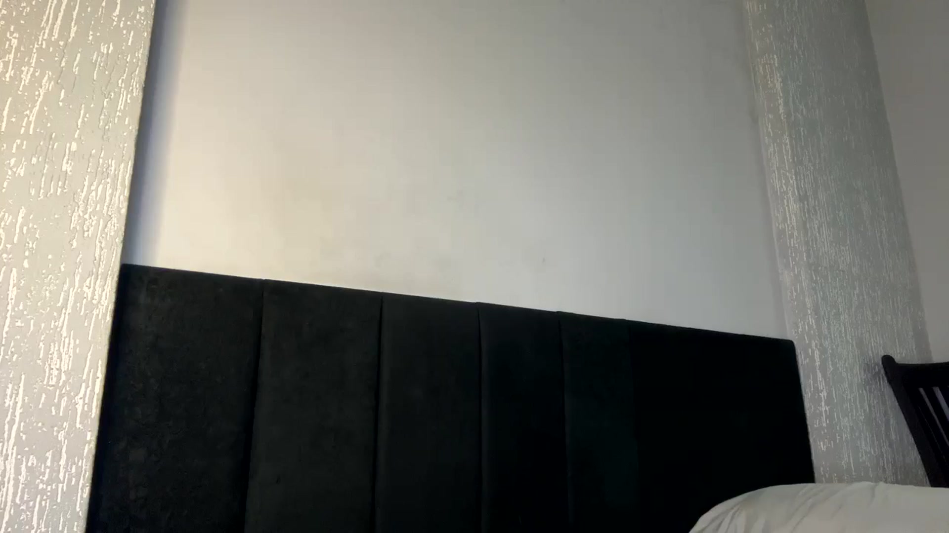 Gallery image thumbnail from cateyes1's myfreecams stream on, 05/29/2024, 24:07 image 19 of 20