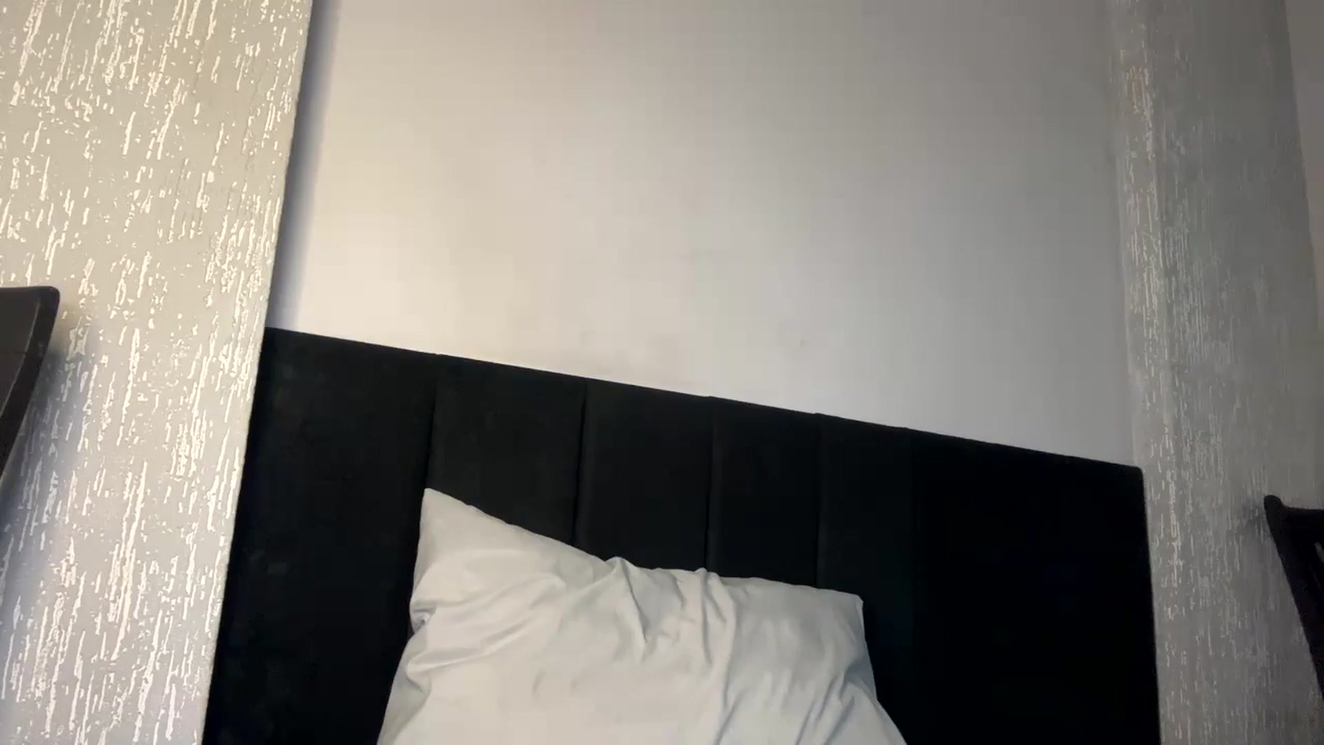 Gallery image thumbnail from cateyes1's myfreecams stream on, 05/29/2024, 24:07 image 12 of 20