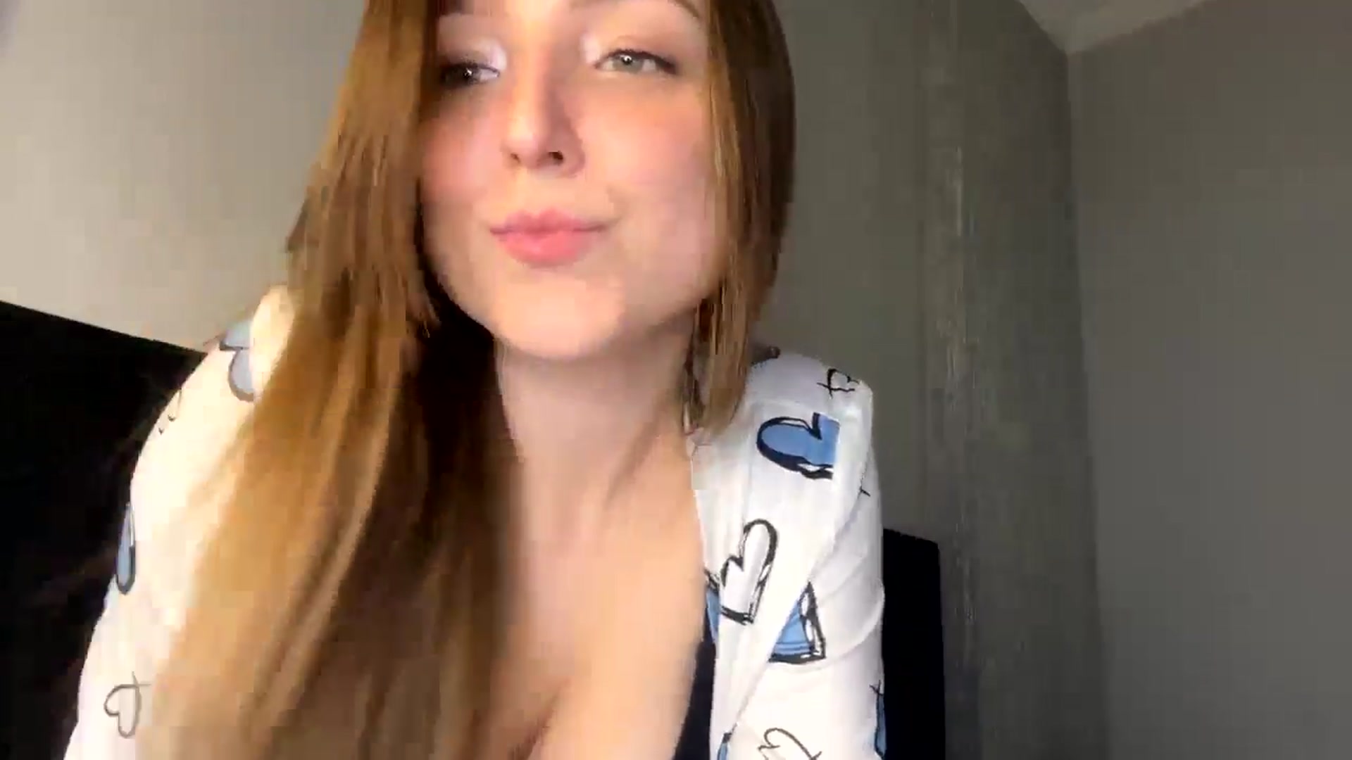 Gallery image thumbnail from cateyes1's myfreecams stream on, 06/06/2024, 01:30 image 11 of 20