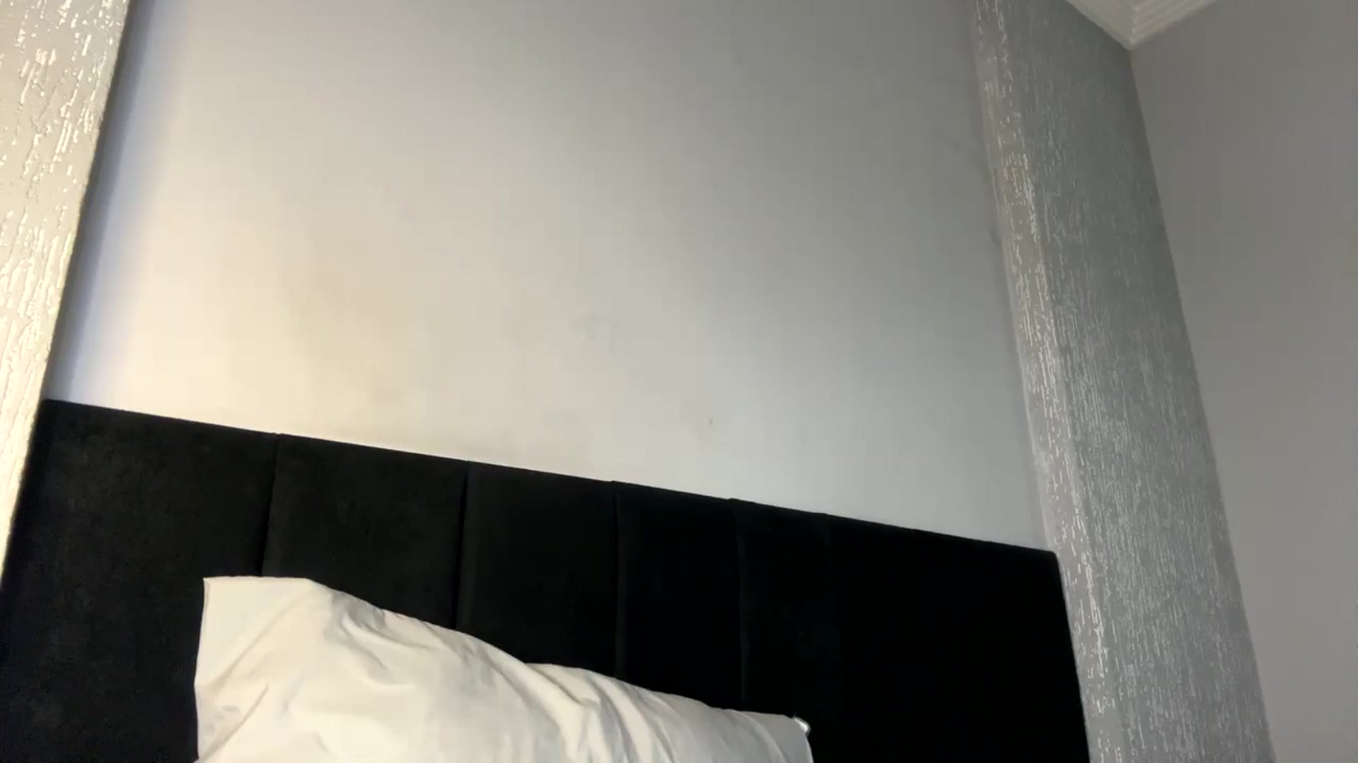 Gallery image thumbnail from cateyes1's myfreecams stream on, 06/22/2024, 02:38 image 15 of 20