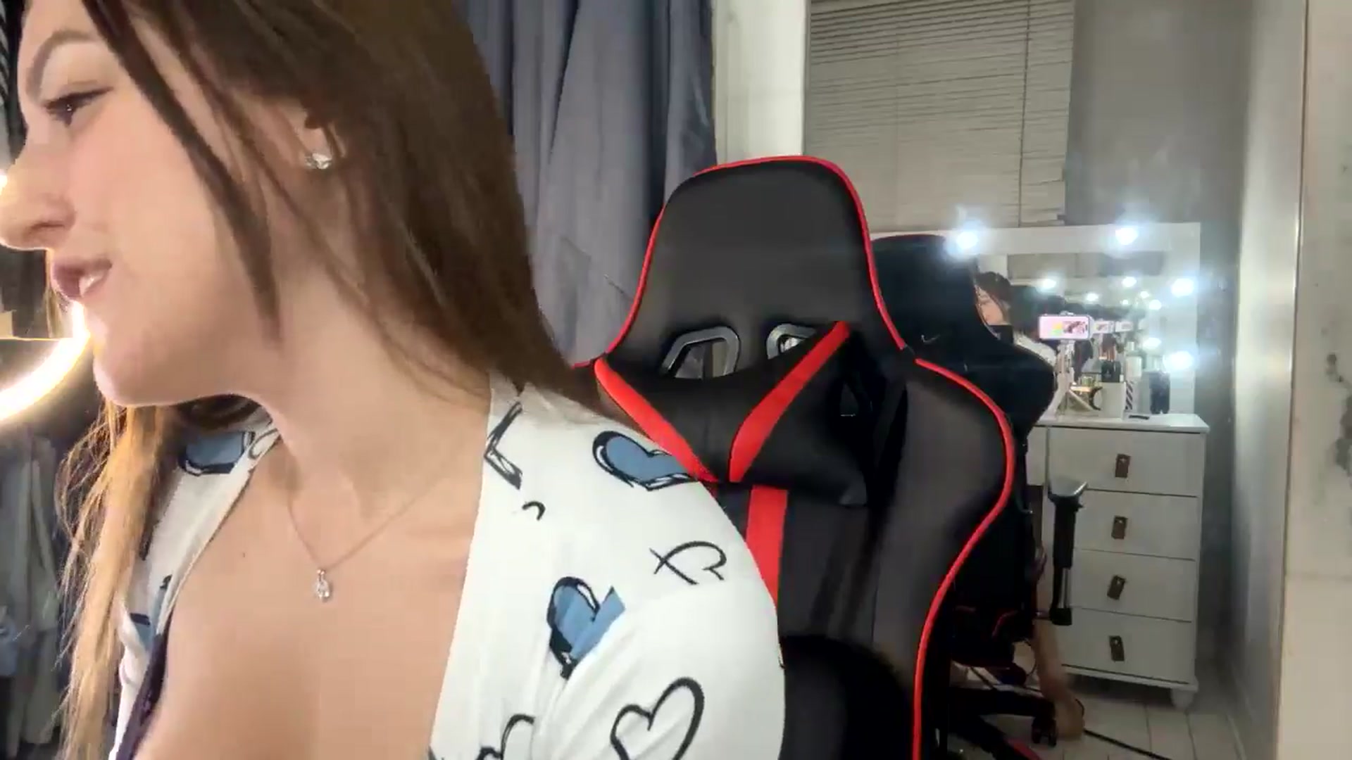 Gallery image thumbnail from cateyes1's myfreecams stream on, 06/27/2024, 23:40 image 3 of 20