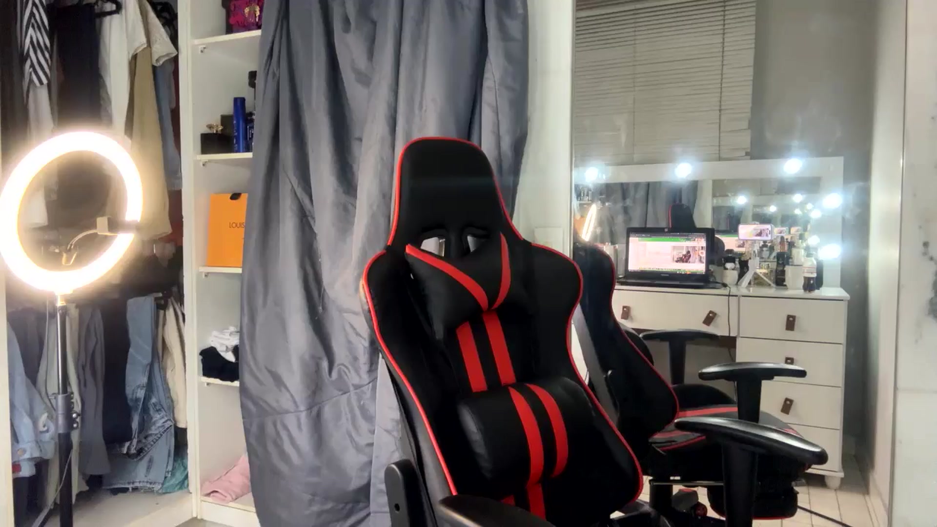 Gallery image thumbnail from cateyes1's myfreecams stream on, 06/28/2024, 24:47 image 3 of 20