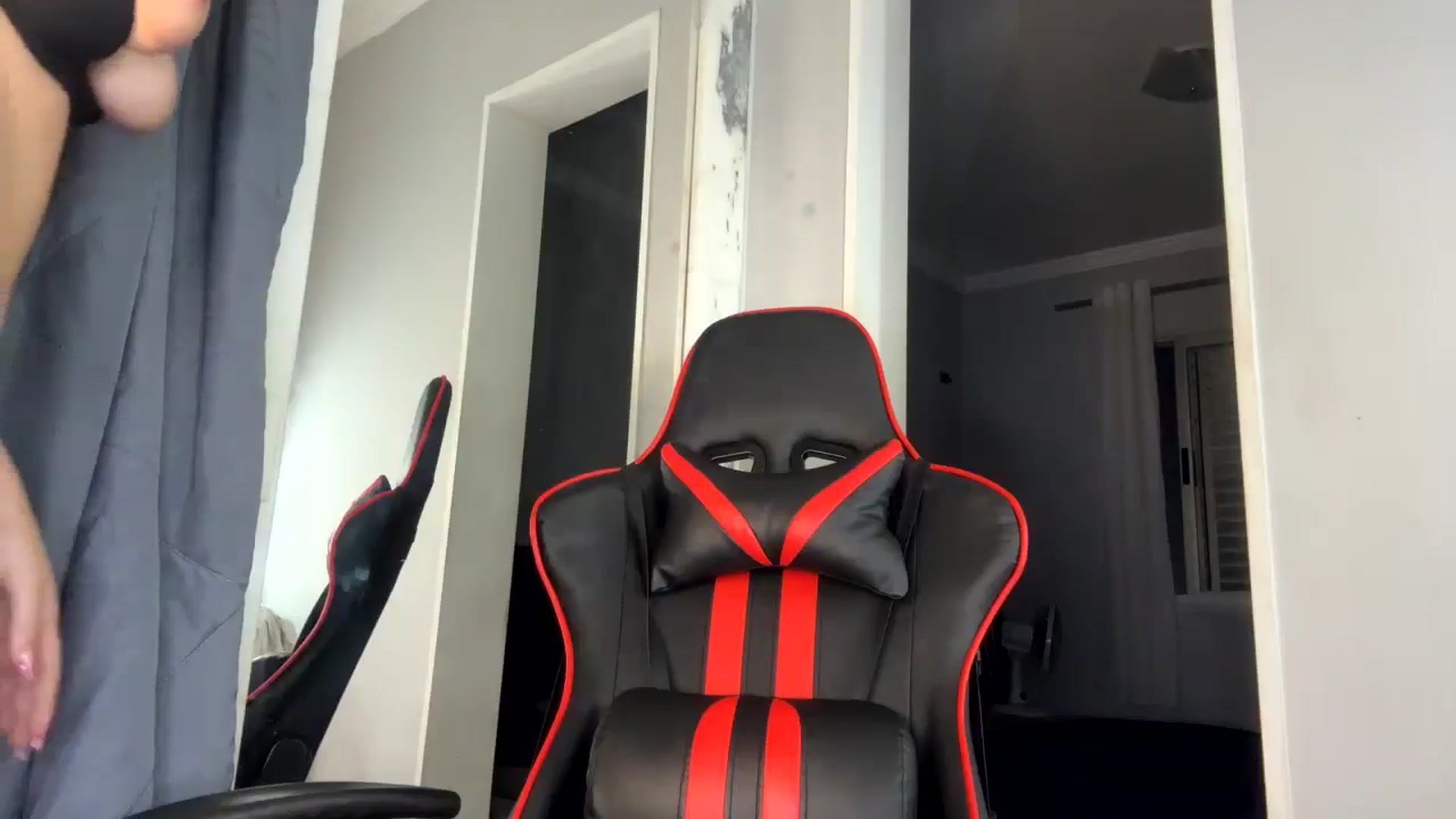 Gallery image thumbnail from cateyes1's myfreecams stream on, 06/28/2024, 24:47 image 19 of 20