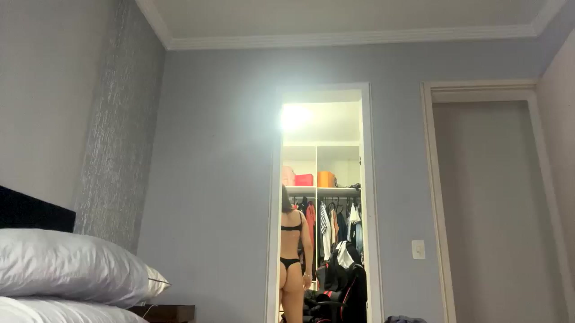 Gallery image thumbnail from cateyes1's myfreecams stream on, 07/20/2024, 03:06 image 11 of 20