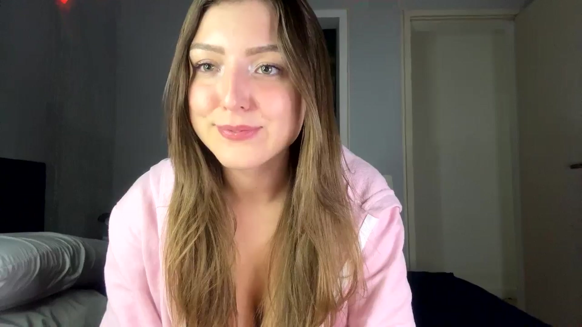 Gallery image thumbnail from cateyes1's myfreecams stream on, 07/21/2024, 03:45 image 7 of 20
