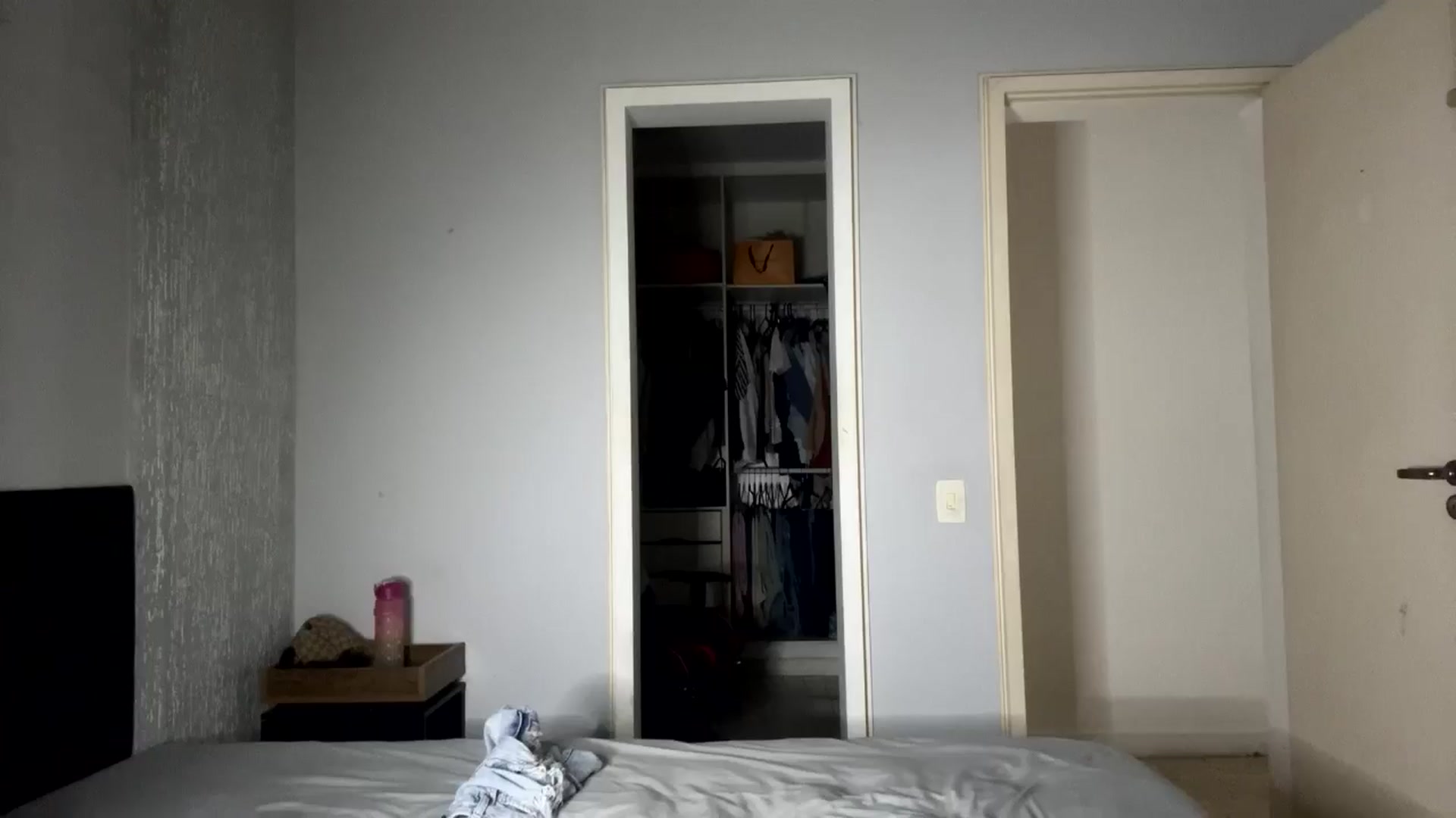 Gallery image thumbnail from cateyes1's myfreecams stream on, 07/28/2024, 03:25 image 10 of 20