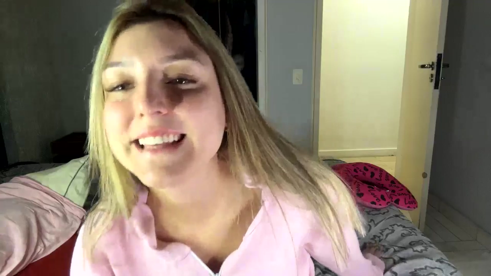 Gallery image thumbnail from cateyes1's myfreecams stream on, 08/13/2024, 01:32 image 19 of 20