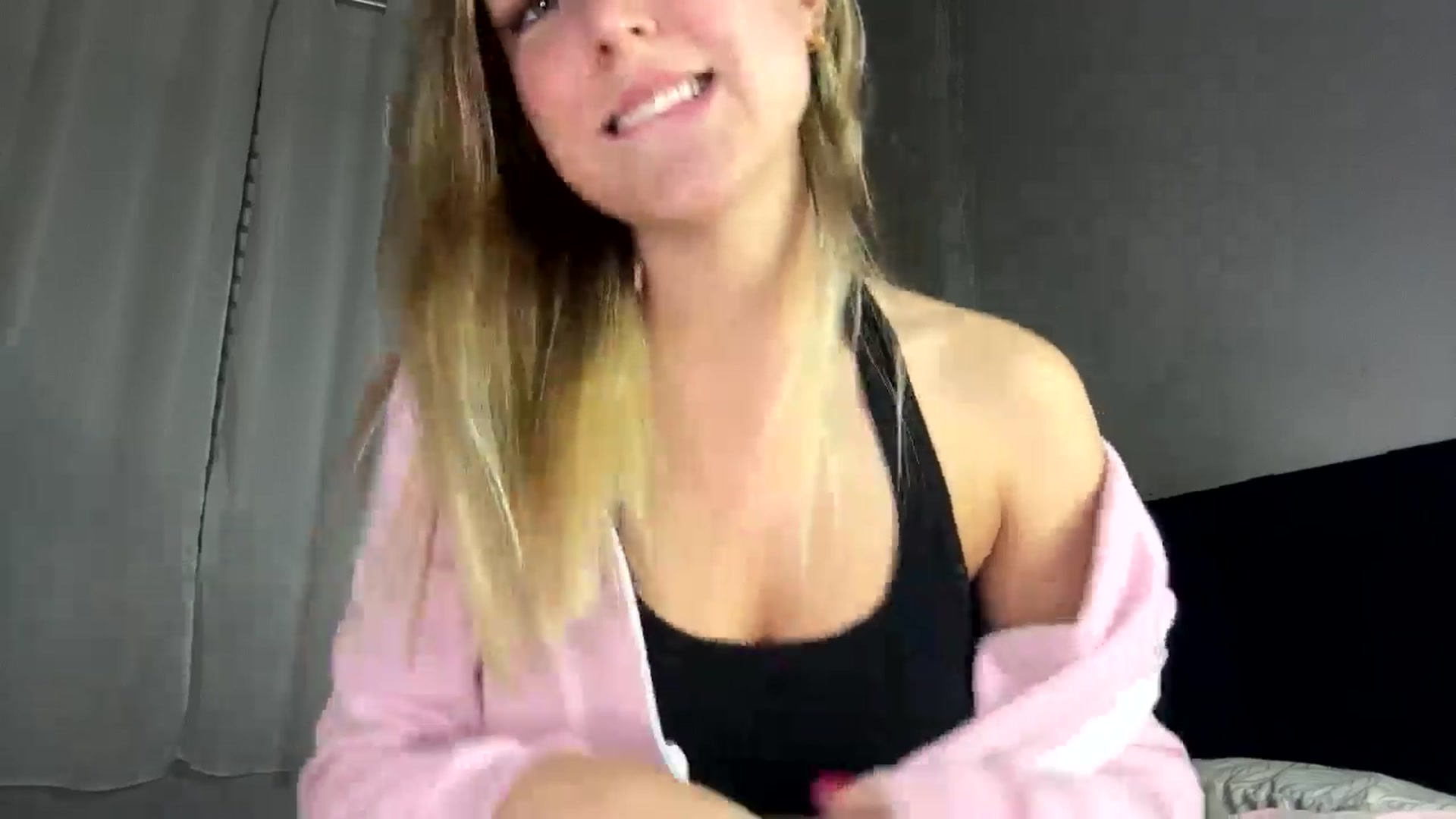 Gallery image thumbnail from cateyes1's myfreecams stream on, 08/15/2024, 01:43 image 13 of 20