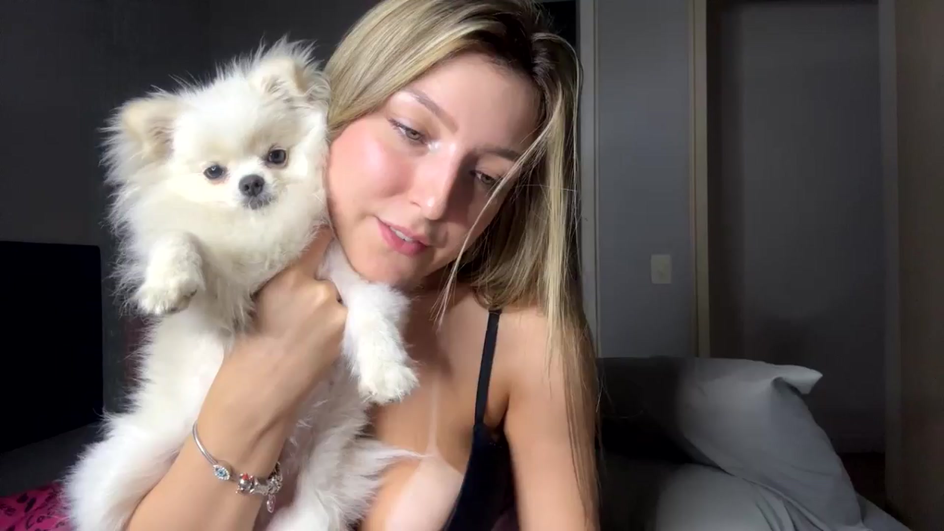 Gallery image thumbnail from cateyes1's myfreecams stream on, 08/24/2024, 05:39 image 1 of 20