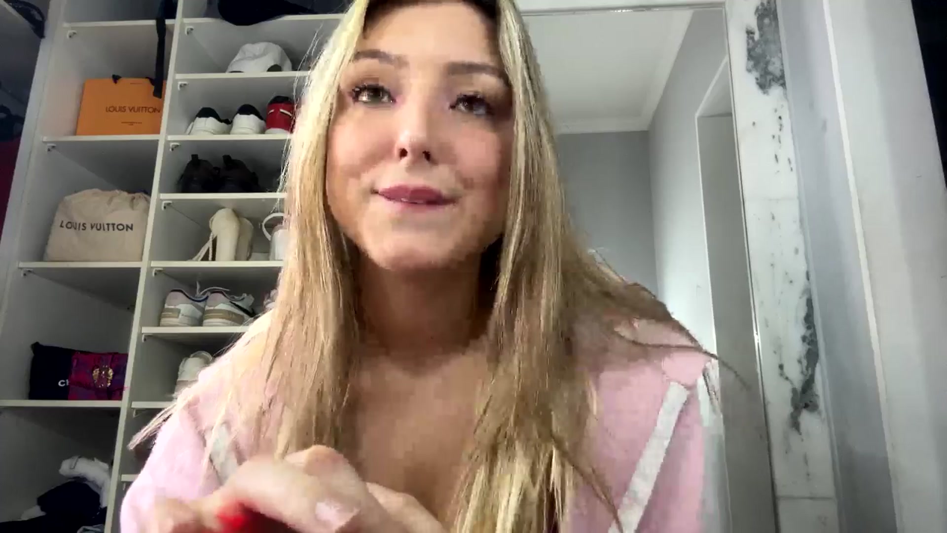 Gallery image thumbnail from cateyes1's myfreecams stream on, 08/28/2024, 01:01 image 2 of 20