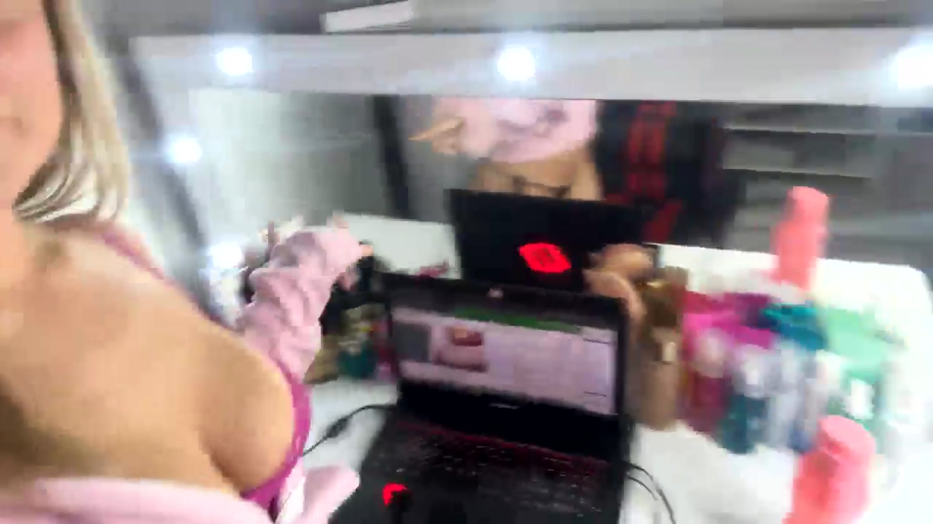 Gallery image thumbnail from cateyes1's myfreecams stream on, 08/28/2024, 01:01 image 4 of 20