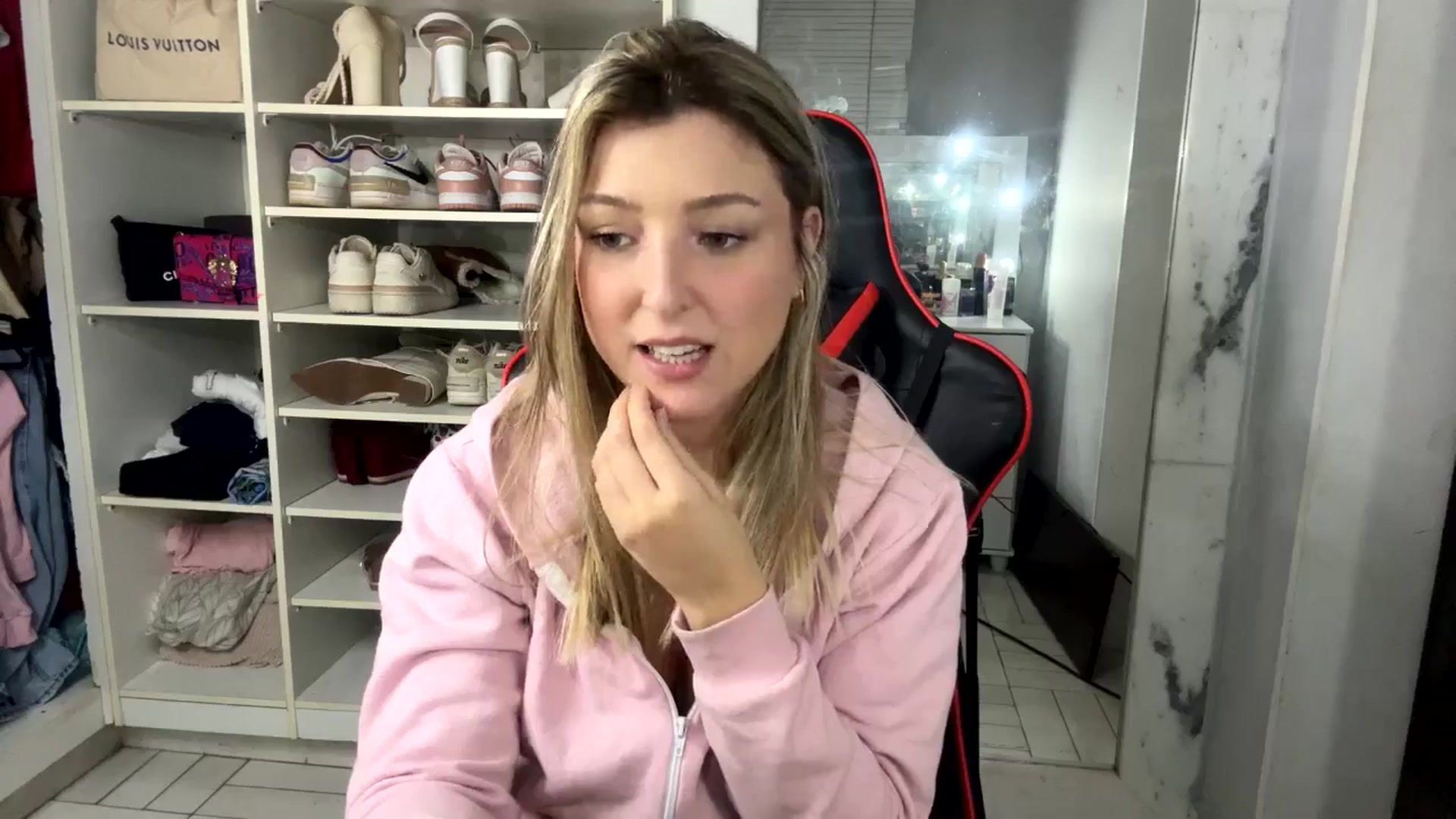 Gallery image thumbnail from cateyes1's myfreecams stream on, 08/28/2024, 01:53 image 20 of 20