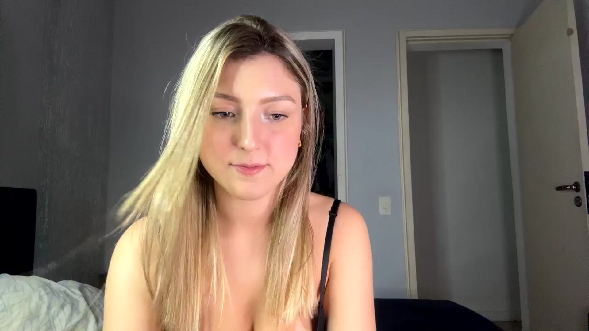 Gallery image thumbnail from cateyes1's myfreecams stream on, 09/05/2024, 01:59 image 15 of 20