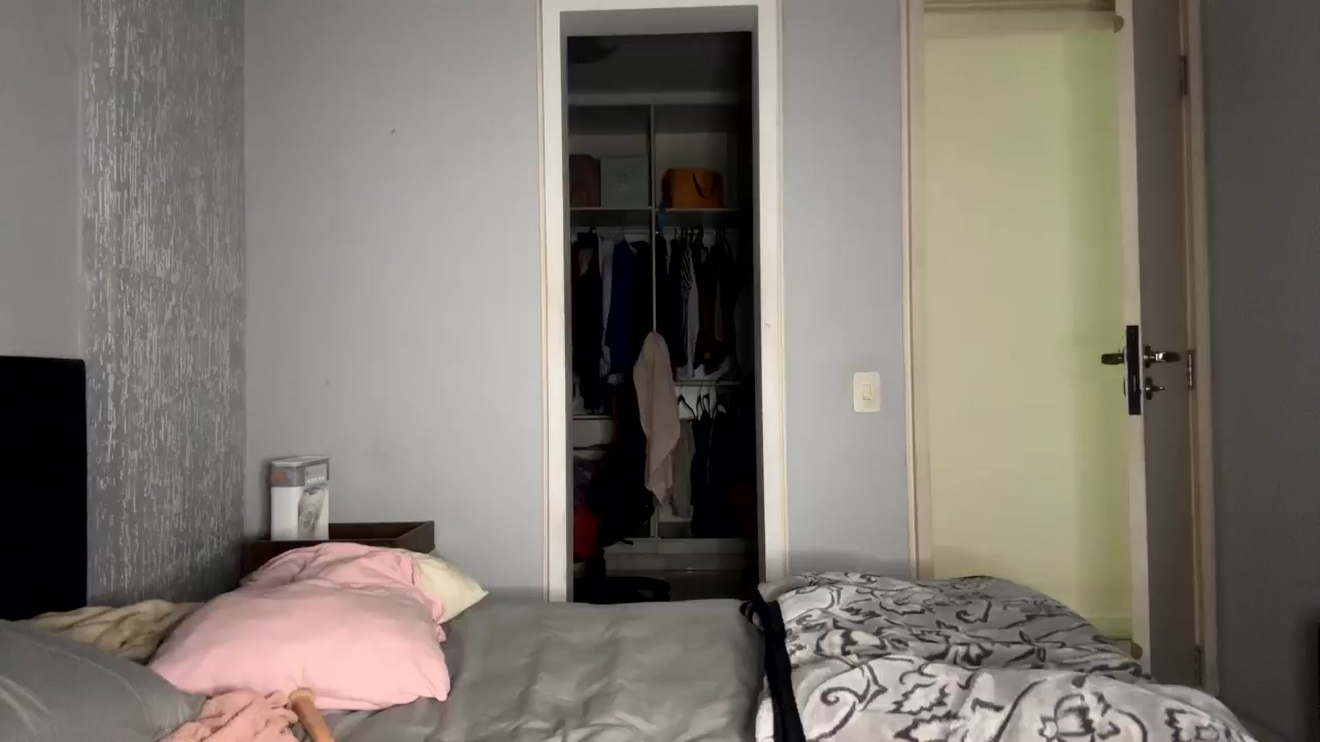 Gallery image thumbnail from cateyes1's myfreecams stream on, 10/15/2024, 03:13 image 3 of 20