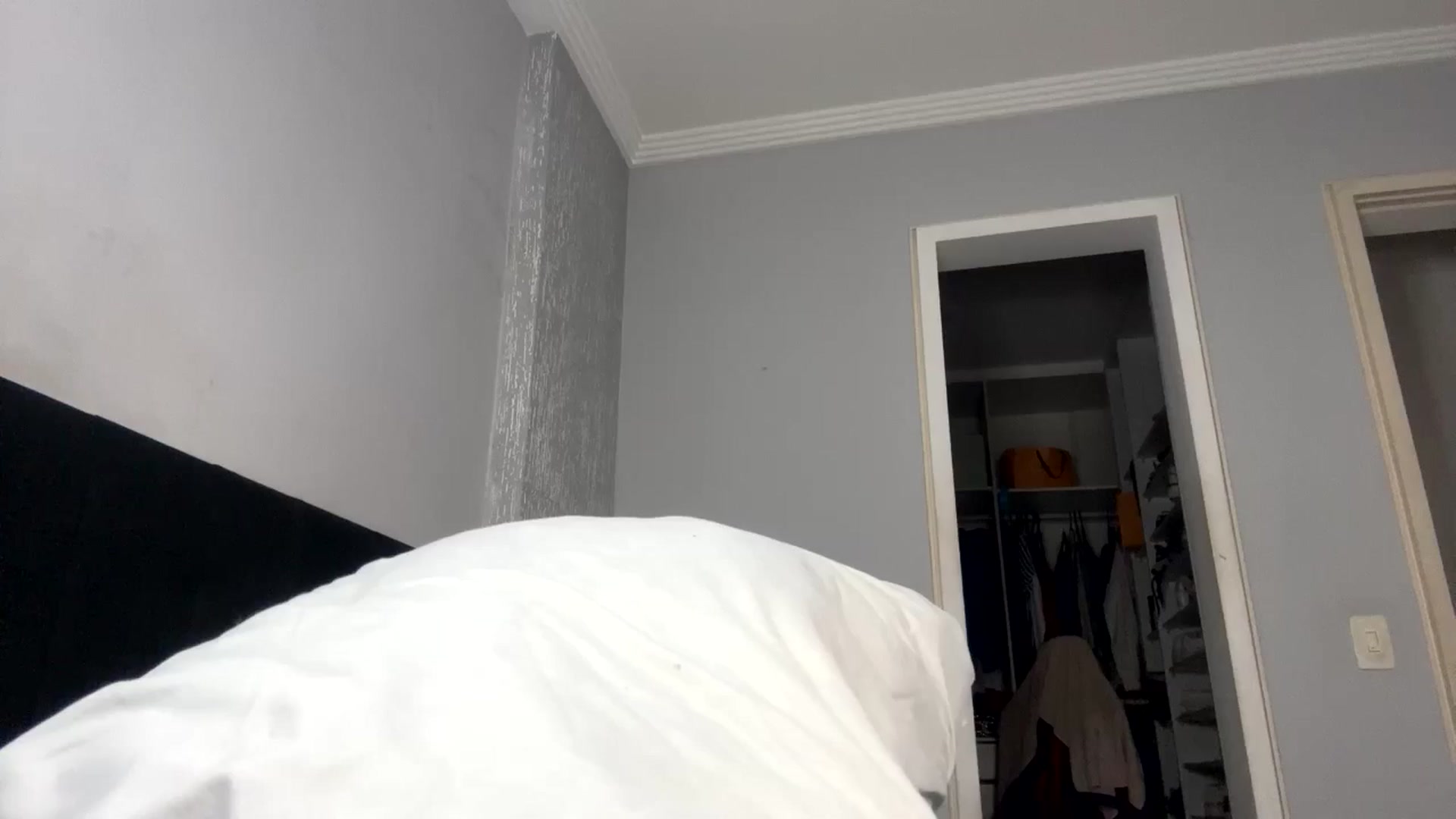 Gallery image thumbnail from cateyes1's myfreecams stream on, 10/16/2024, 01:44 image 7 of 20