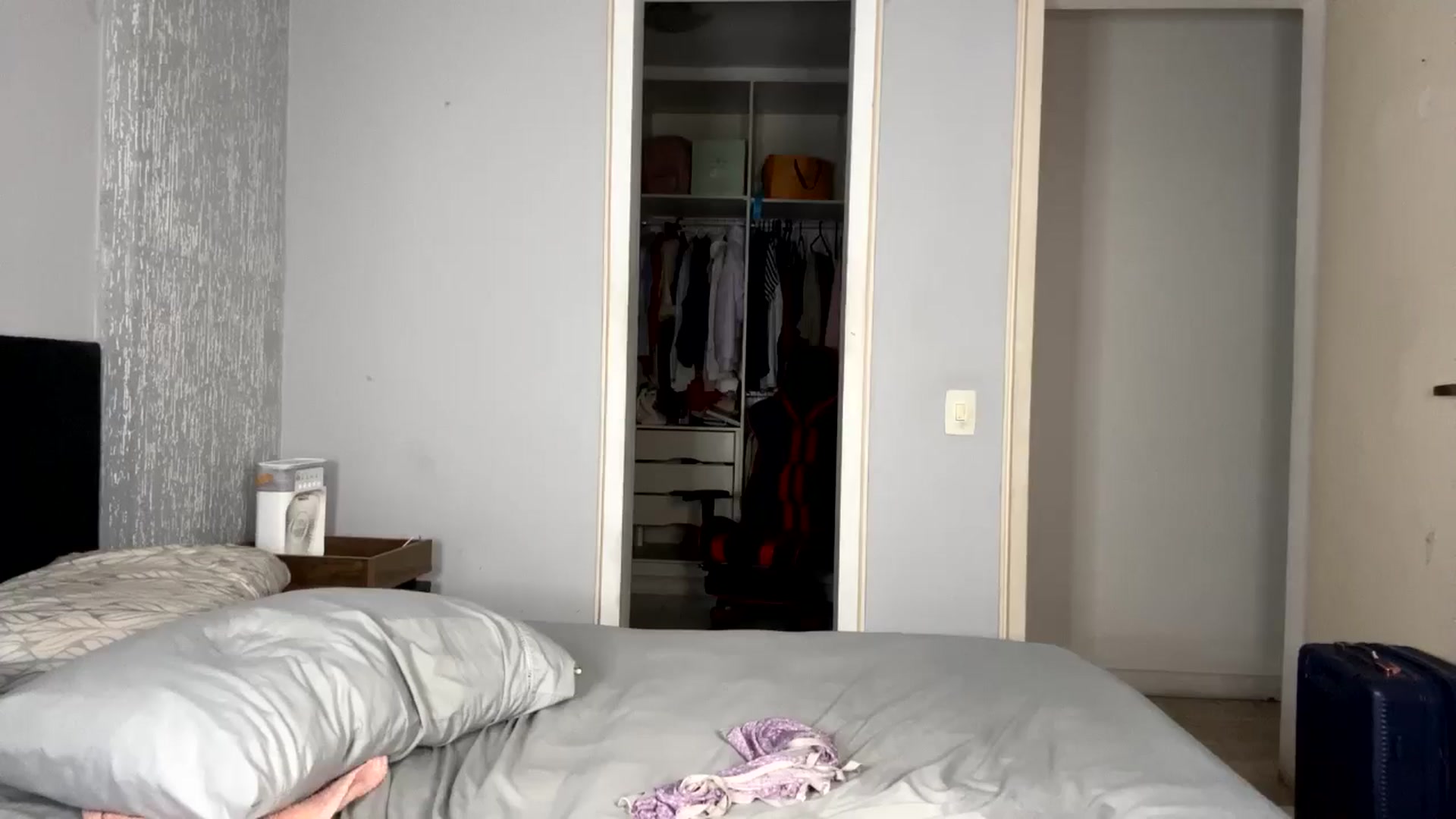 Gallery image thumbnail from cateyes1's myfreecams stream on, 10/23/2024, 01:29 image 19 of 20