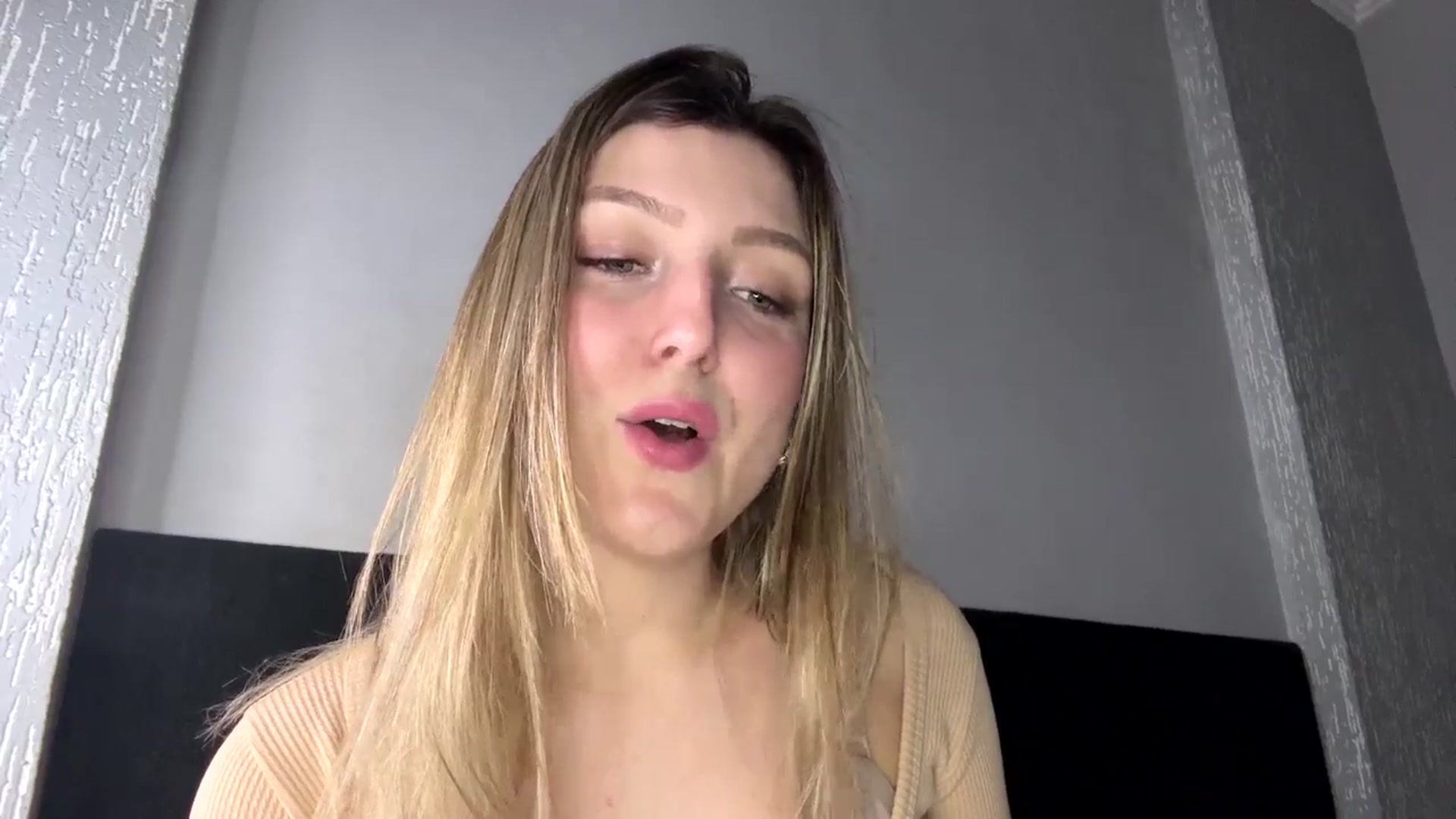 Gallery image thumbnail from cateyes1's myfreecams stream on, 12/13/2024, 03:18 image 18 of 20