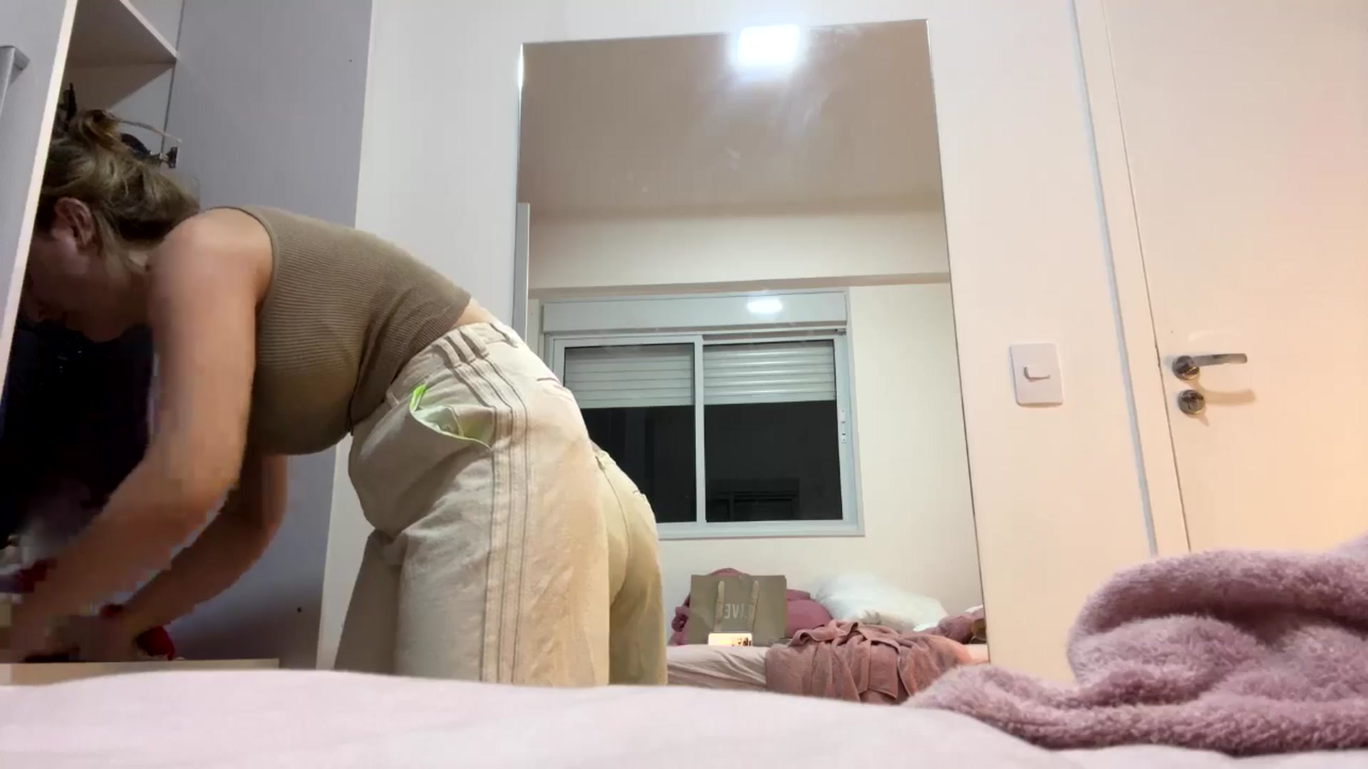 Gallery image thumbnail from cateyes1's myfreecams stream on, 01/17/2025, 03:34 image 17 of 20