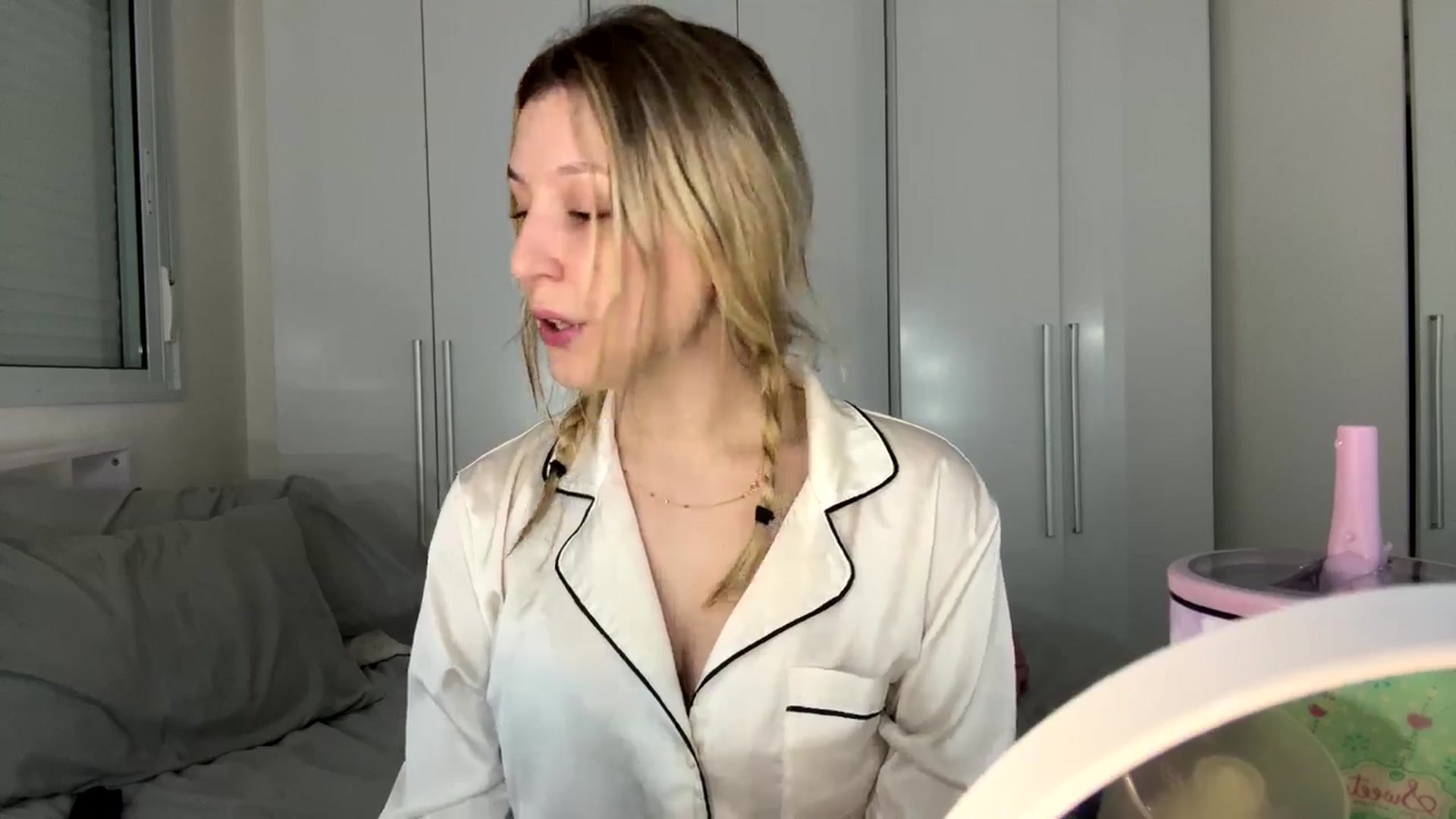 Gallery image thumbnail from cateyes1's myfreecams stream on, 04/08/2025, 07:57 image 10 of 20