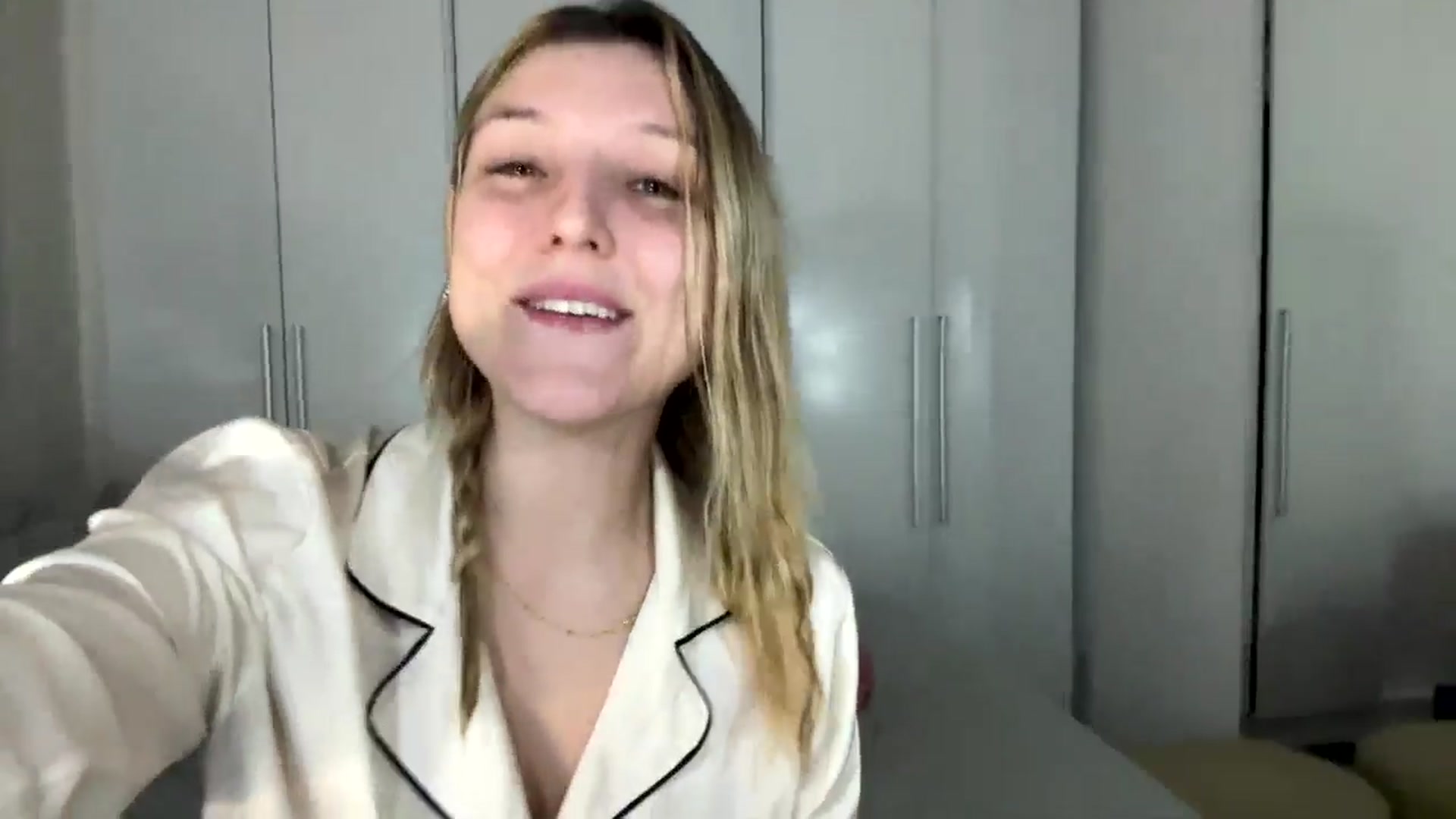 Gallery image thumbnail from cateyes1's myfreecams stream on, 04/08/2025, 07:57 image 15 of 20