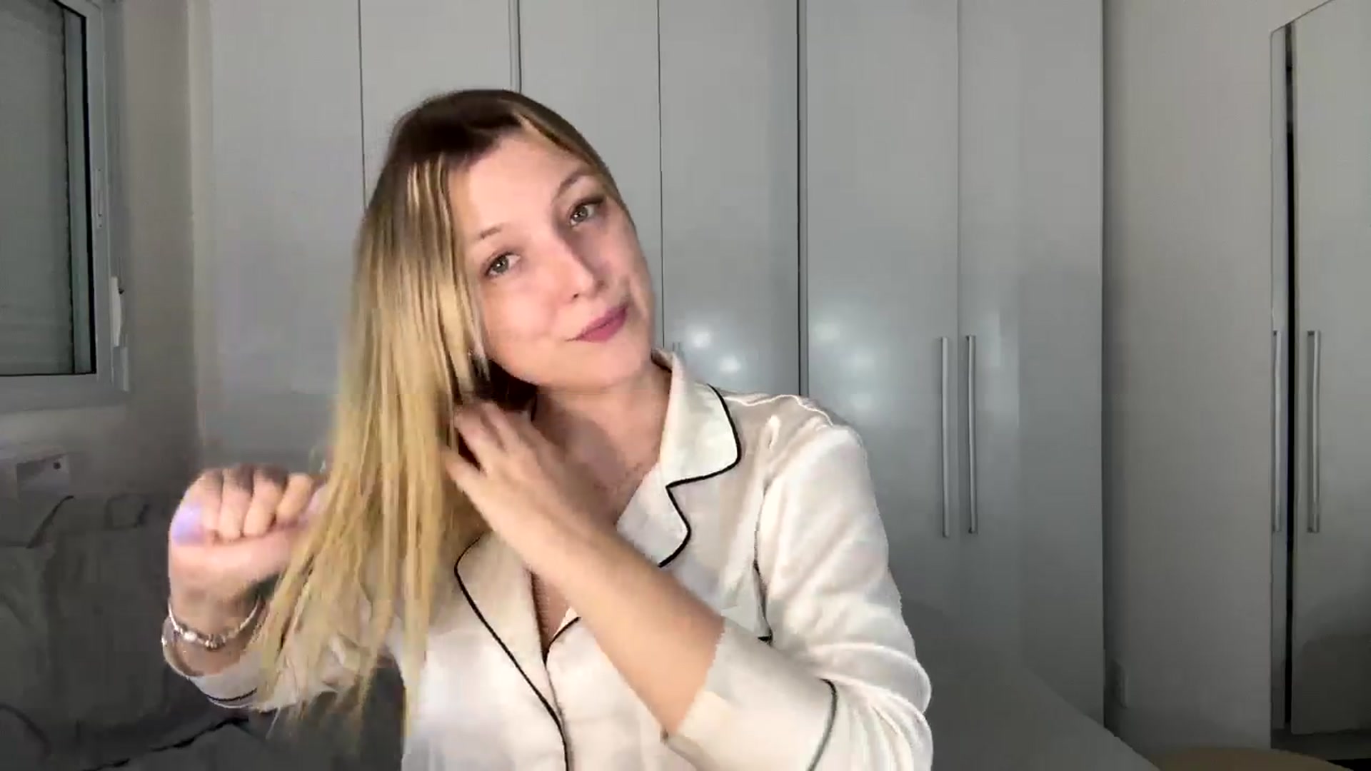 Gallery image thumbnail from cateyes1's myfreecams stream on, 04/08/2025, 07:57 image 16 of 20
