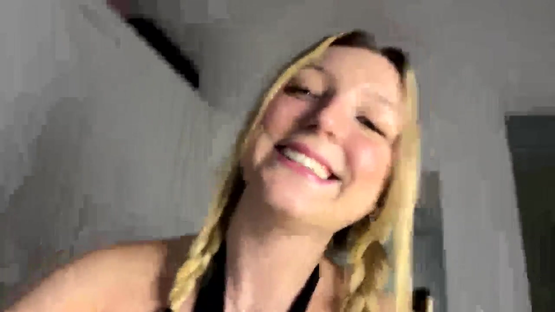 Gallery image thumbnail from cateyes1's myfreecams stream on, 04/27/2025, 23:59 image 3 of 20