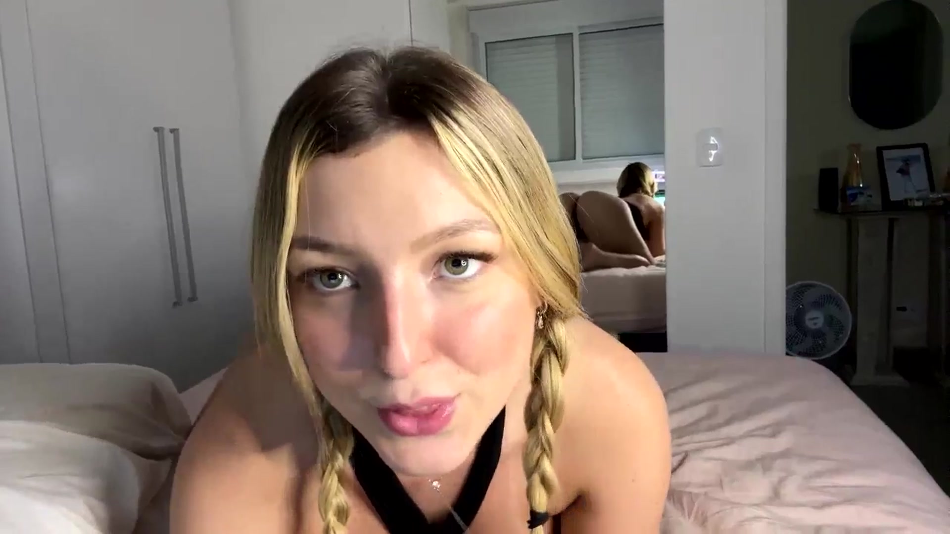 Gallery image thumbnail from cateyes1's myfreecams stream on, 04/27/2025, 23:59 image 17 of 20