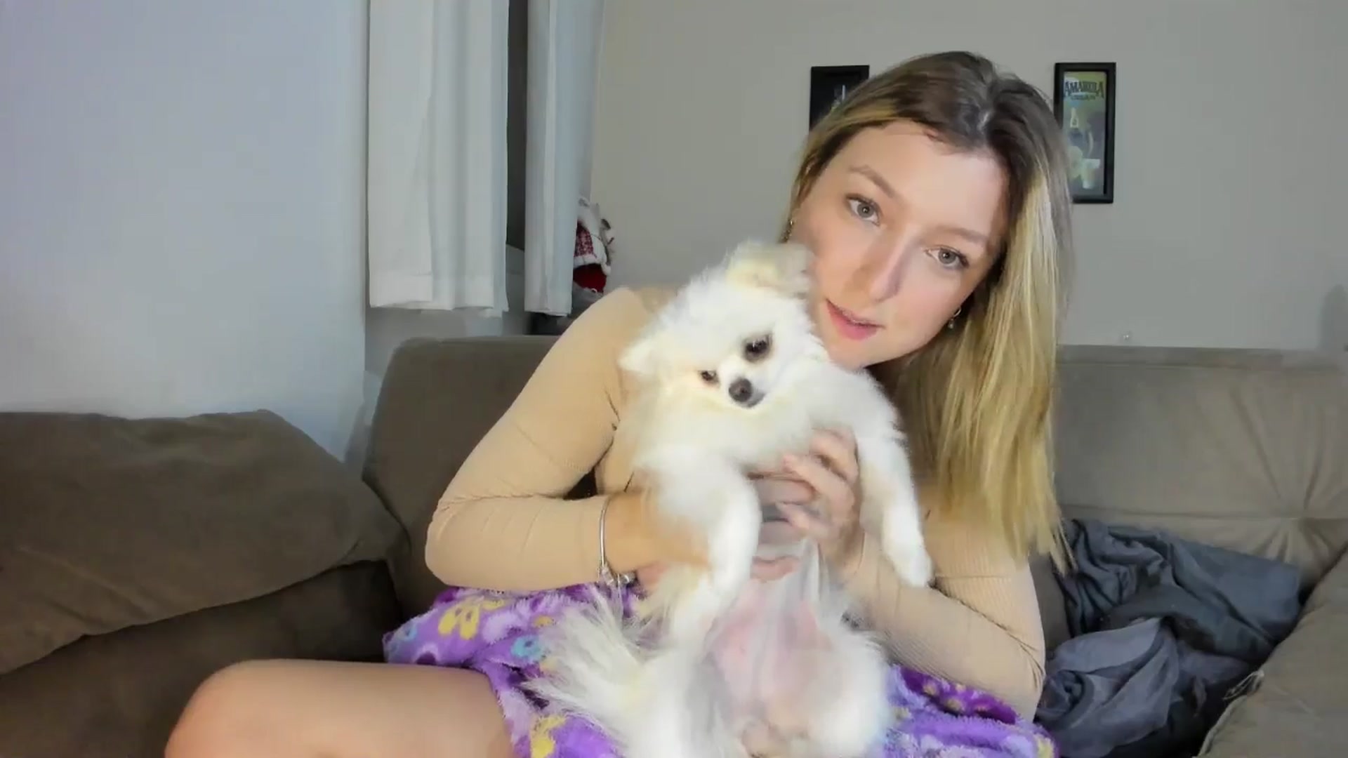 Gallery image thumbnail from cateyes1's myfreecams stream on, 06/12/2025, 06:30 image 19 of 20