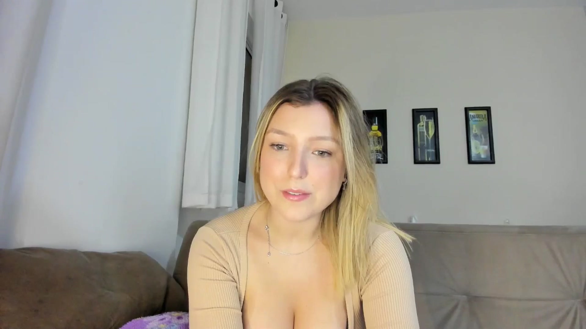 Gallery image thumbnail from cateyes1's myfreecams stream on, 06/12/2025, 06:30 image 6 of 20