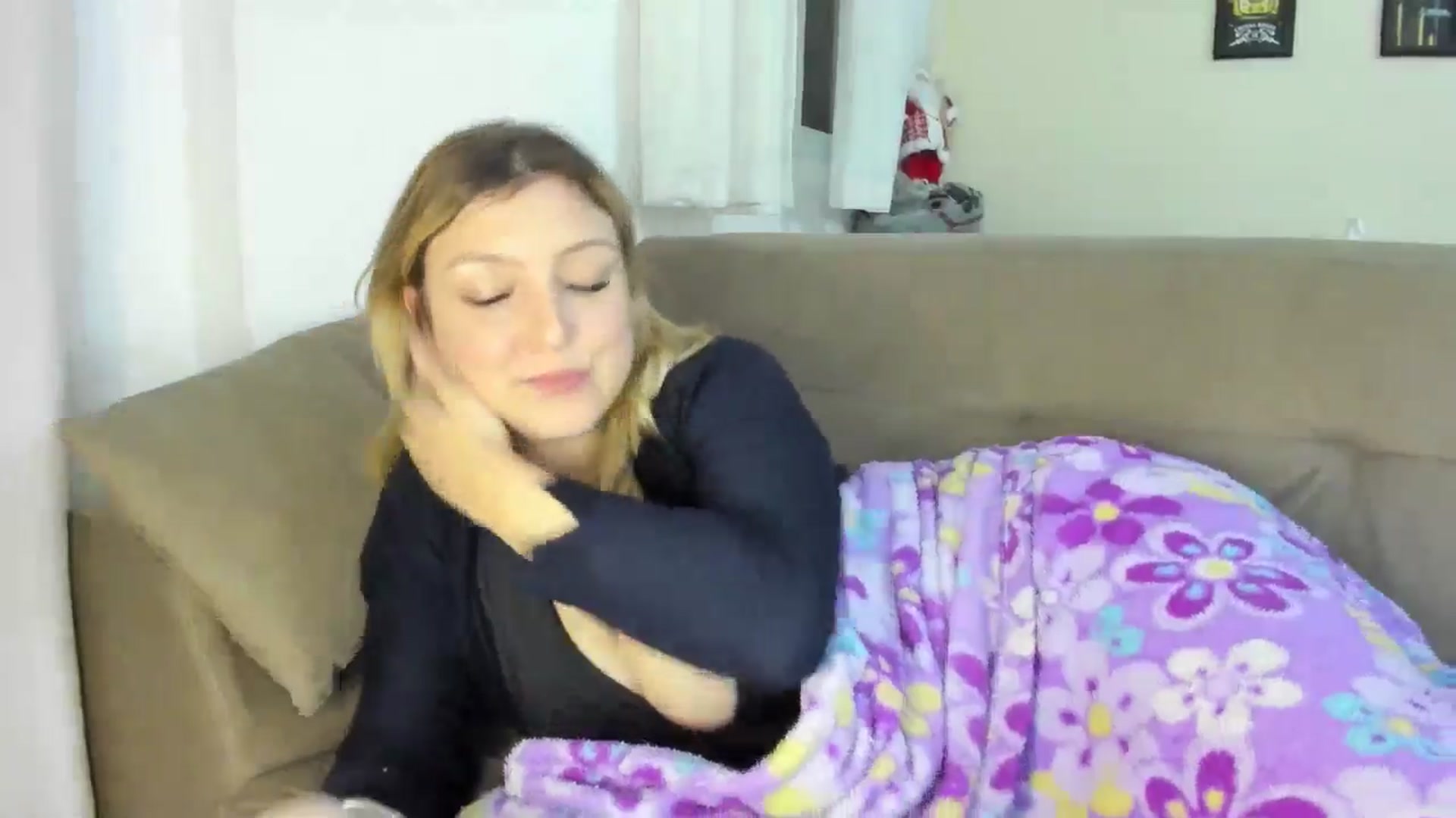 Gallery image thumbnail from cateyes1's myfreecams stream on, 06/14/2025, 07:47 image 6 of 20
