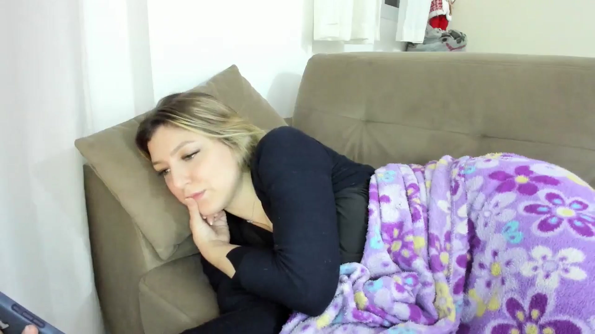 Gallery image thumbnail from cateyes1's myfreecams stream on, 06/14/2025, 07:47 image 19 of 20