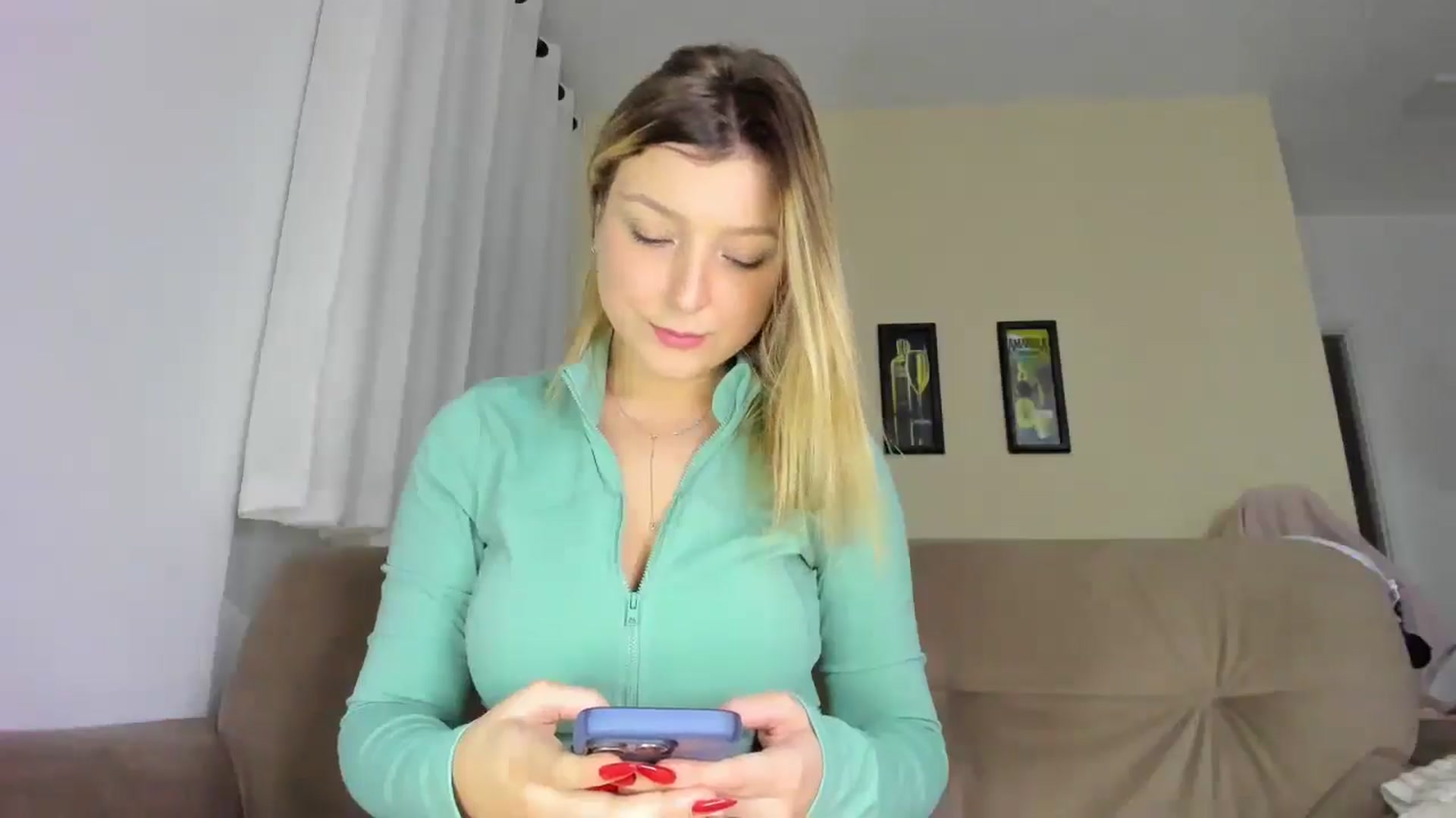 Gallery image thumbnail from cateyes1's myfreecams stream on, 07/31/2025, 08:24 image 16 of 20