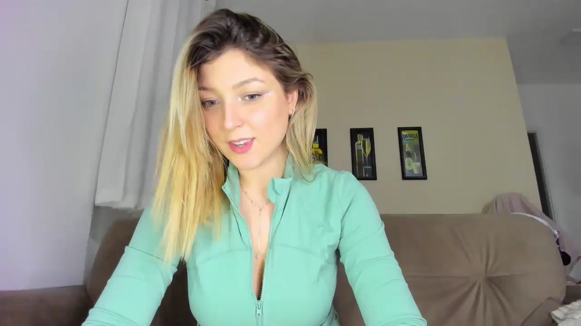 Gallery image thumbnail from cateyes1's myfreecams stream on, 07/31/2025, 08:24 image 12 of 20
