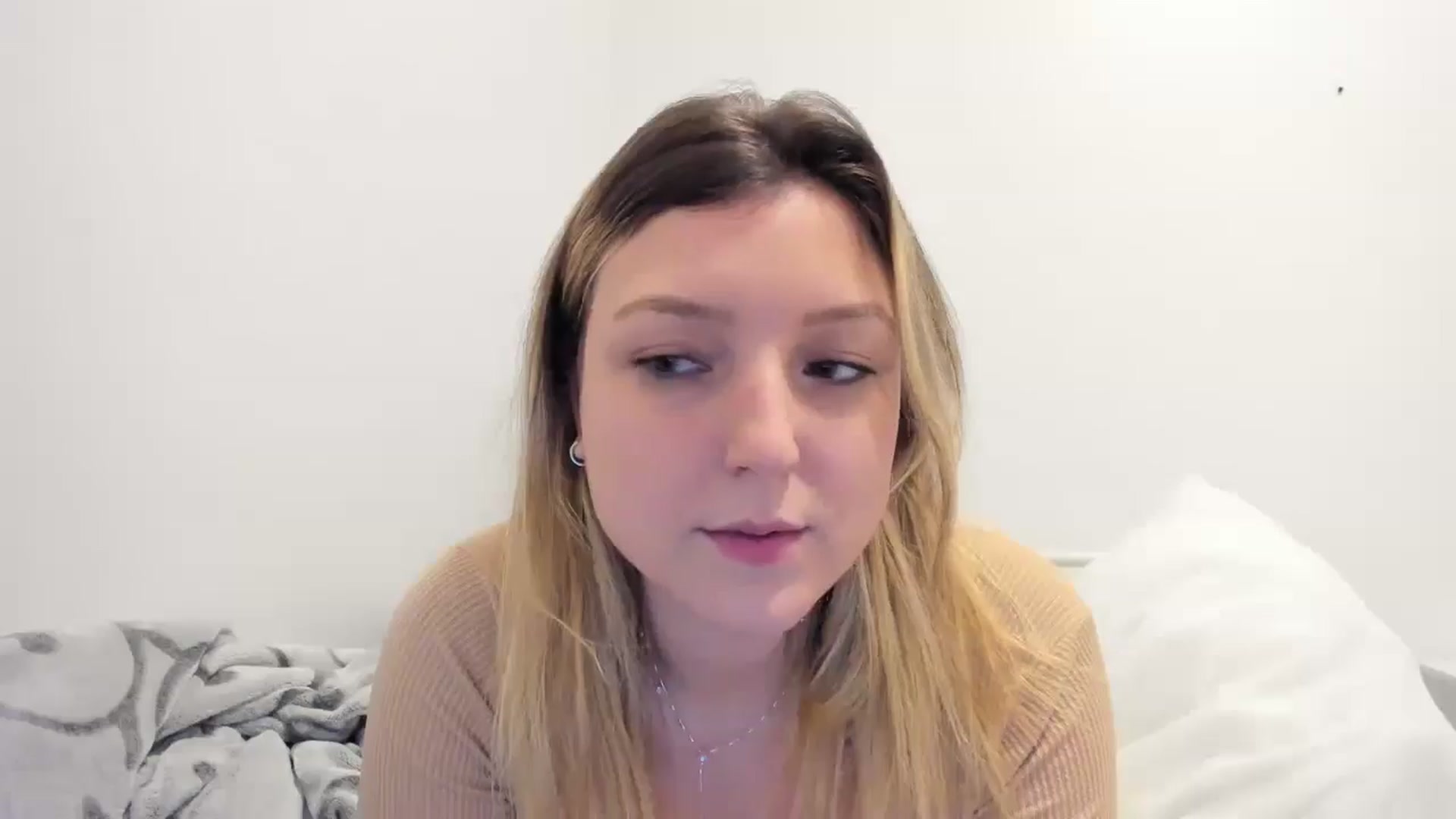 Gallery image thumbnail from cateyes1's myfreecams stream on, 08/10/2025, 09:16 image 8 of 20