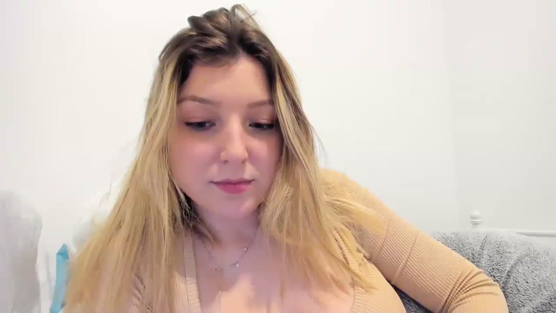 Gallery image thumbnail from cateyes1's myfreecams stream on, 08/10/2025, 09:16 image 11 of 20