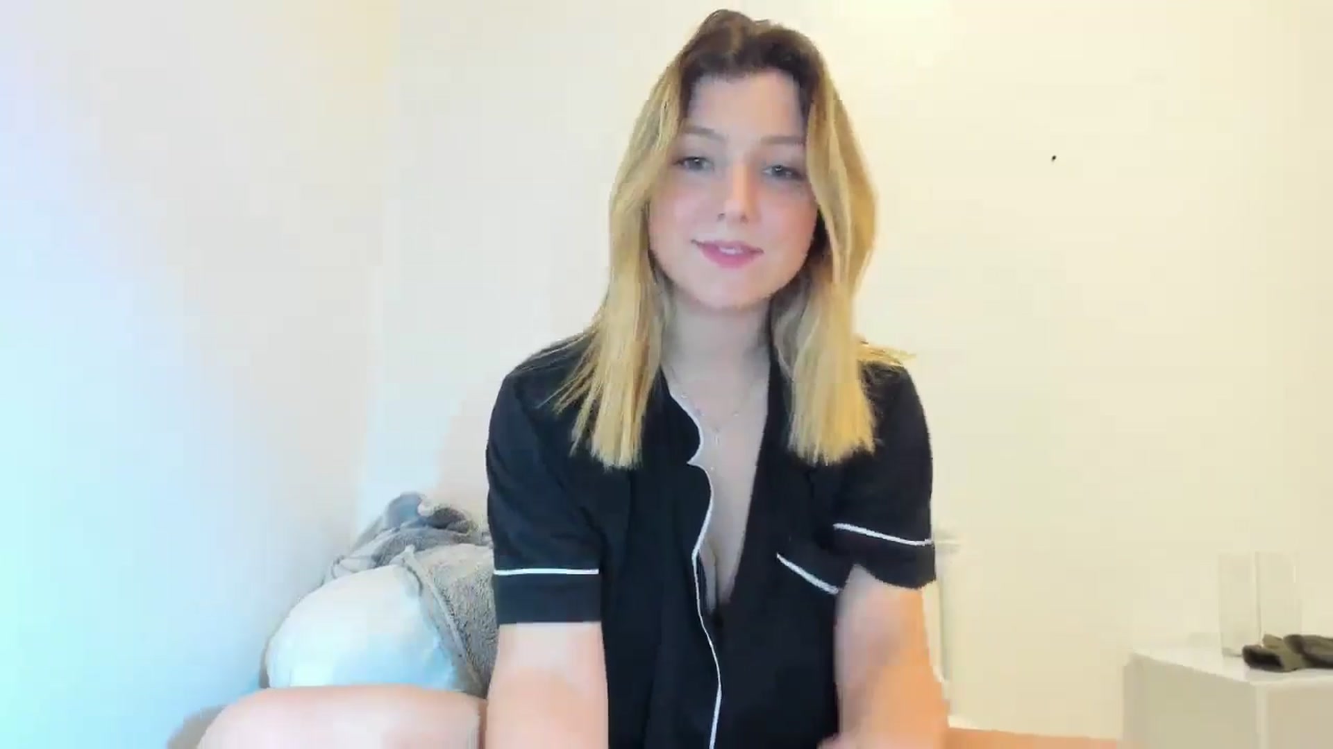 Gallery image thumbnail from cateyes1's myfreecams stream on, 08/12/2025, 07:40 image 3 of 20