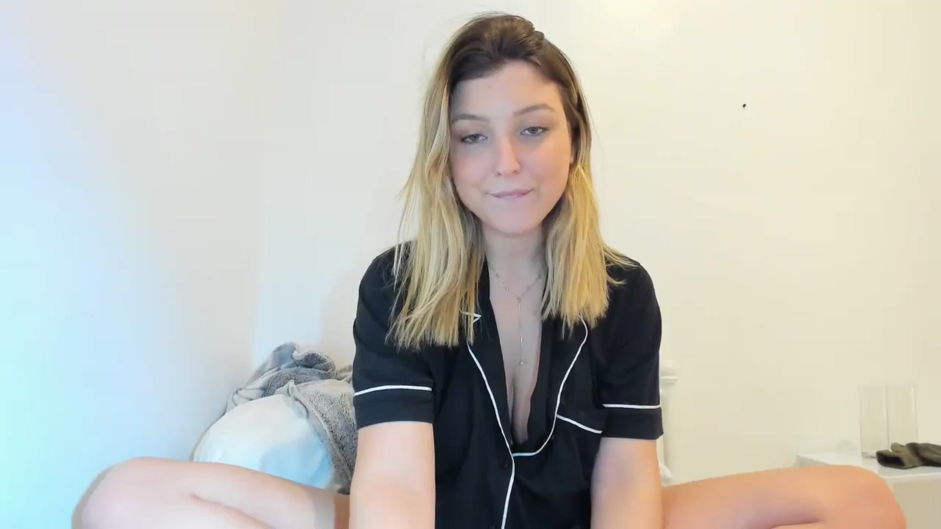 Gallery image thumbnail from cateyes1's myfreecams stream on, 08/12/2025, 07:40 image 14 of 20