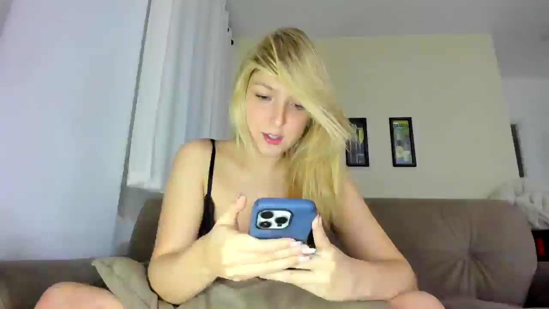 Gallery image thumbnail from cateyes1's myfreecams stream on, 09/16/2025, 07:56 image 13 of 20