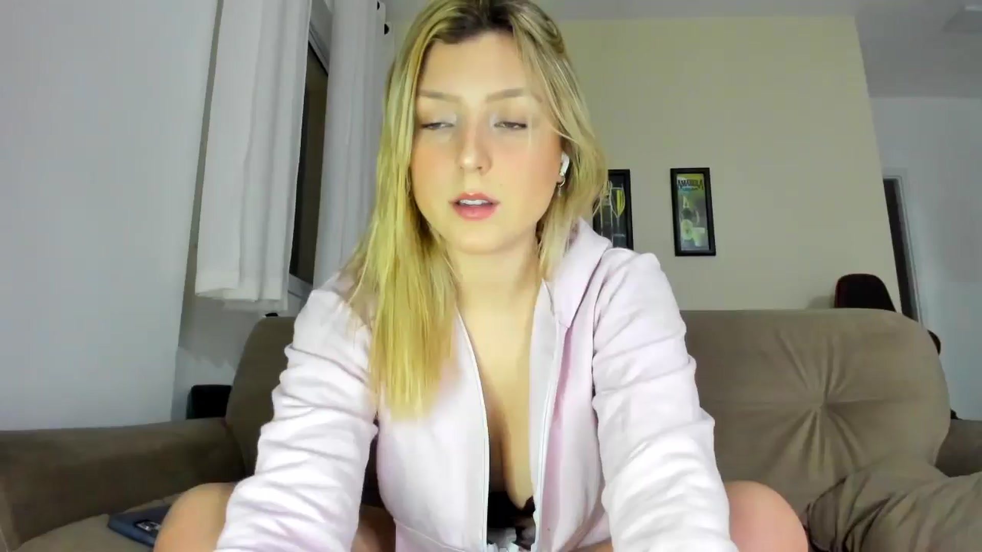 Gallery image thumbnail from cateyes1's myfreecams stream on, 09/30/2025, 08:37 image 1 of 20
