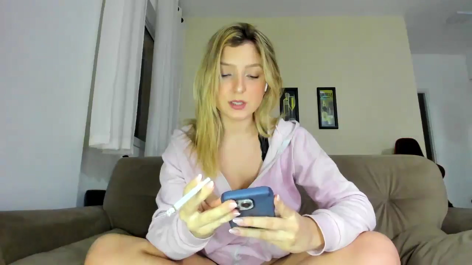 Gallery image thumbnail from cateyes1's myfreecams stream on, 09/30/2025, 08:37 image 4 of 20