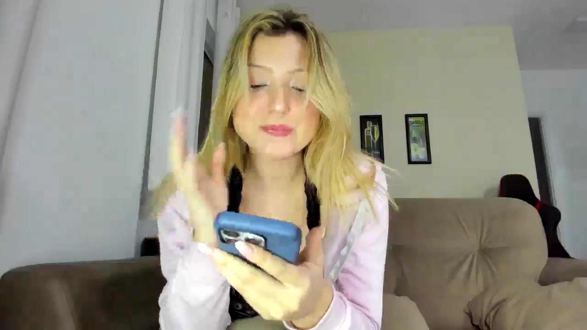 Gallery image thumbnail from cateyes1's myfreecams stream on, 09/30/2025, 08:37 image 6 of 20