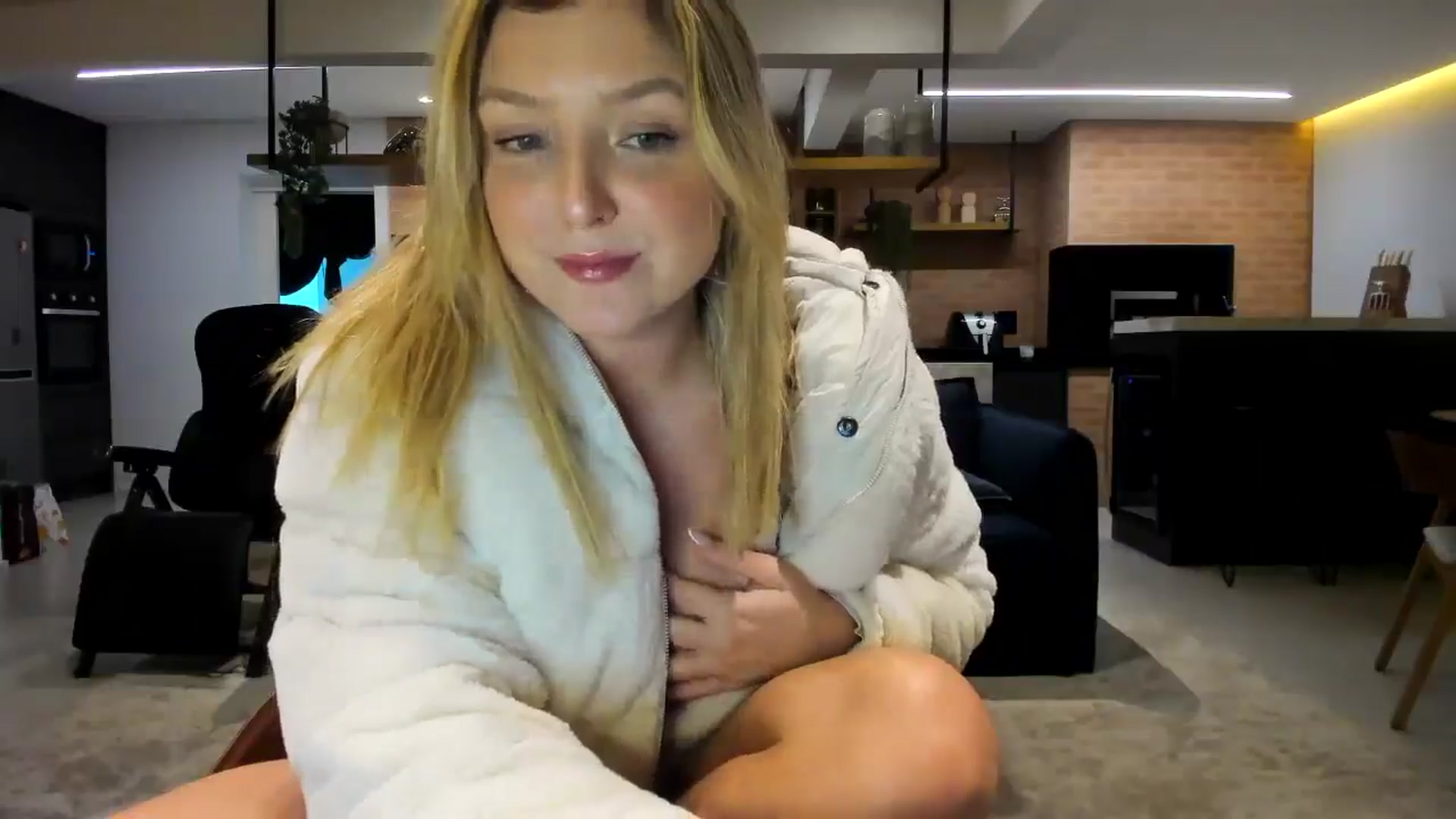 Gallery image thumbnail from cateyes1's myfreecams stream on, 10/13/2025, 05:56 image 9 of 20