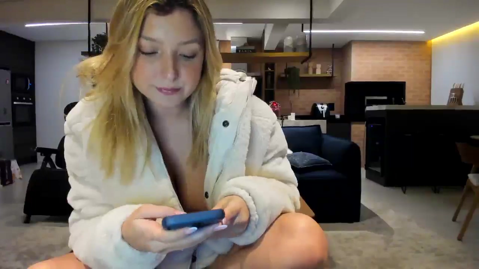Gallery image thumbnail from cateyes1's myfreecams stream on, 10/13/2025, 05:56 image 8 of 20