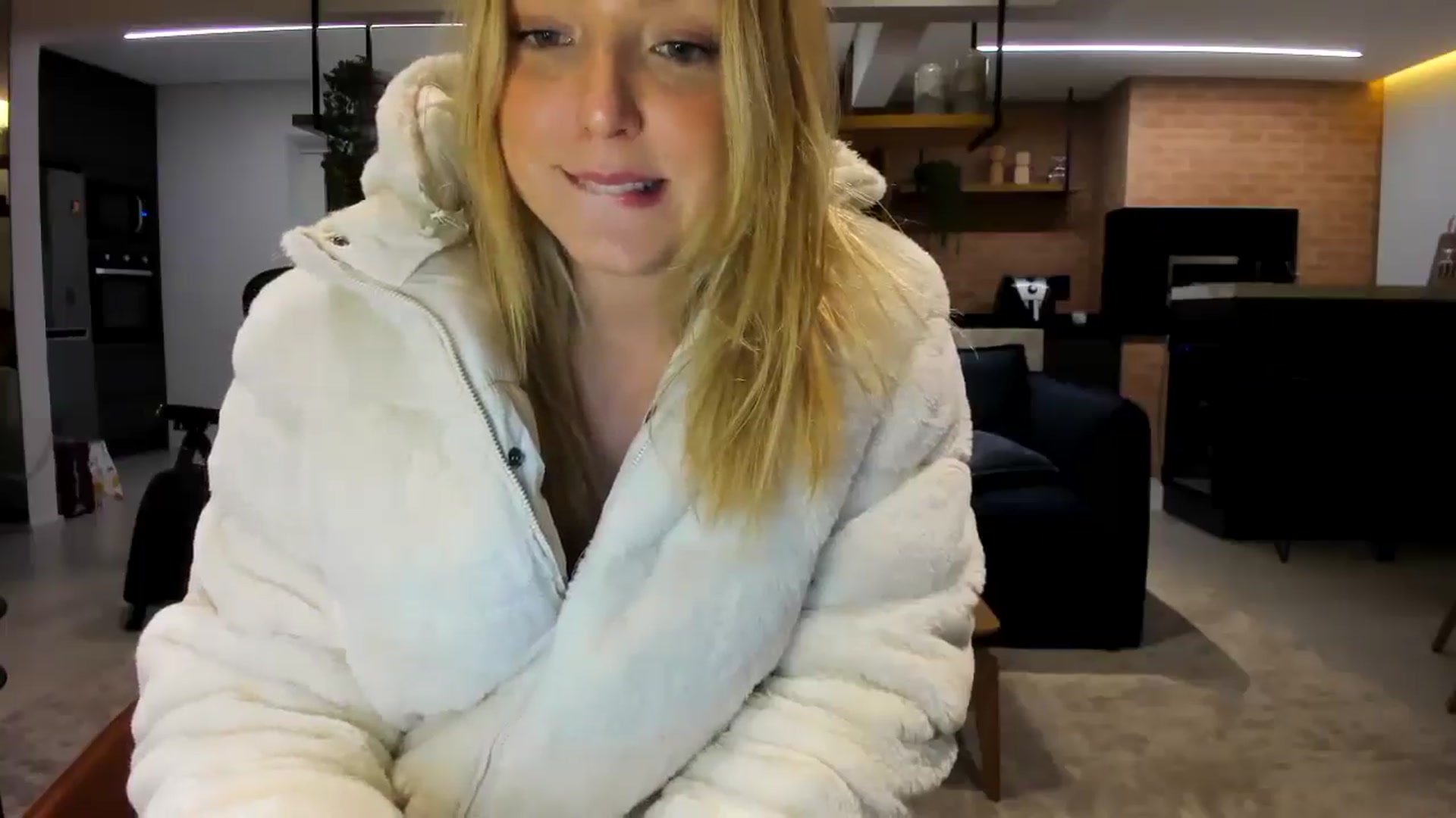 Gallery image thumbnail from cateyes1's myfreecams stream on, 10/13/2025, 06:27 image 2 of 20