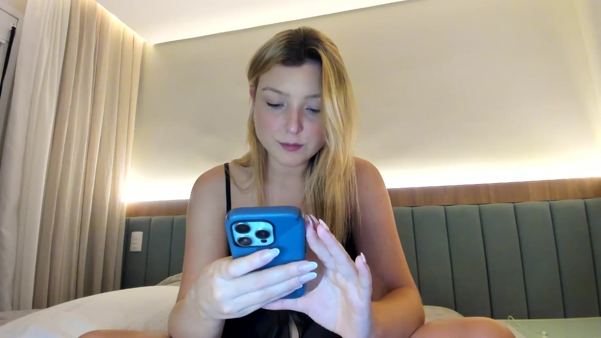 Gallery image thumbnail from cateyes1's myfreecams stream on, 10/15/2025, 06:09 image 13 of 20