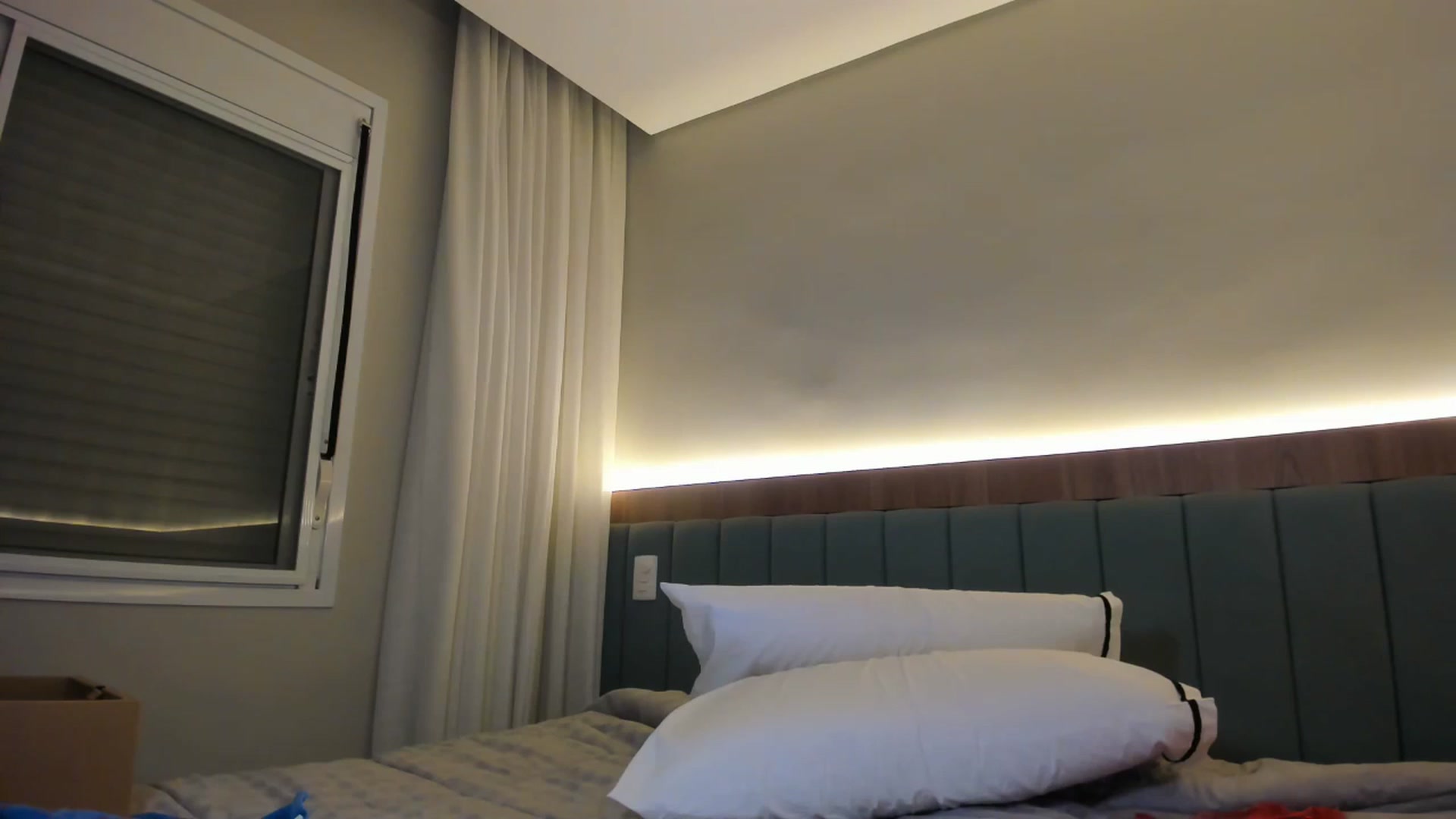 Gallery image thumbnail from cateyes1's myfreecams stream on, 12/04/2025, 23:51 image 16 of 20