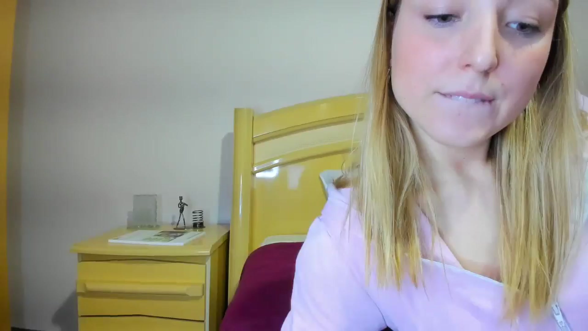 Gallery image thumbnail from cateyes1's myfreecams stream on, 03/11/2026, 18:41 image 15 of 20
